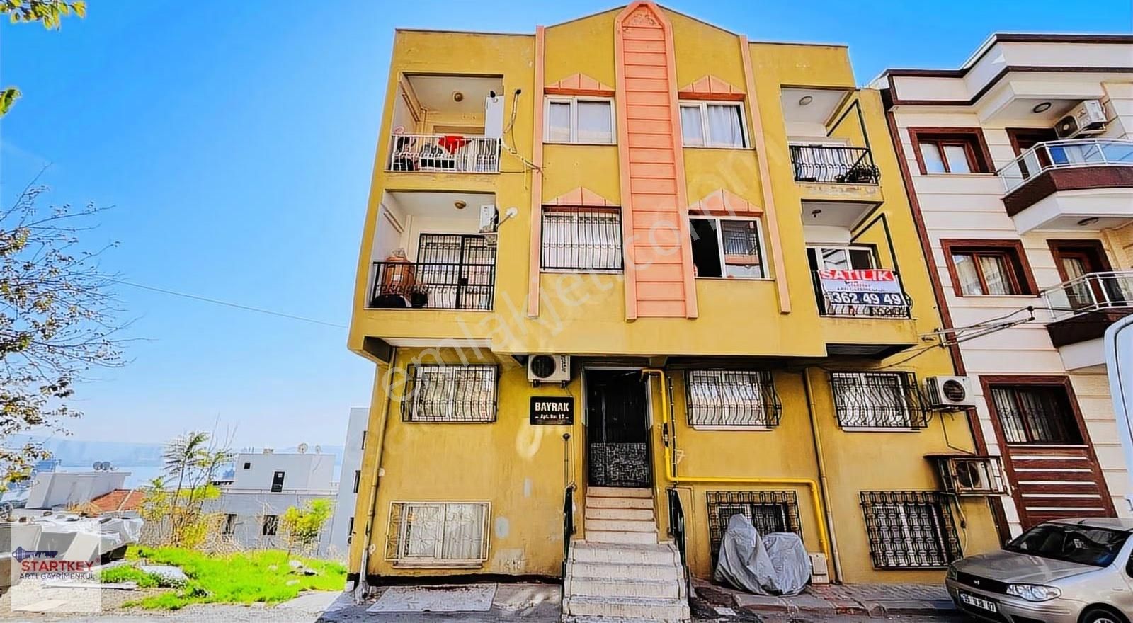 Bayraklı Gümüşpala Mahallesinde Satılık 3+1 Daire