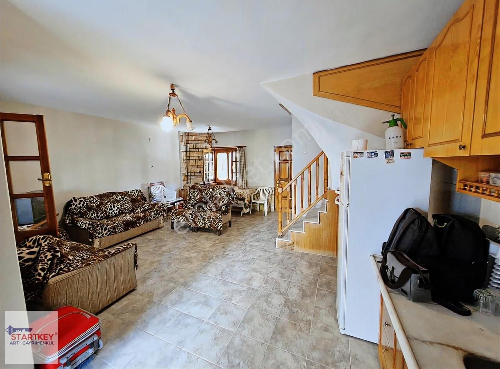 Yeni Foça Kozbeyli Mahallesi Gencelli Satılık 3+1 Dubleks Villa - Görsel 2