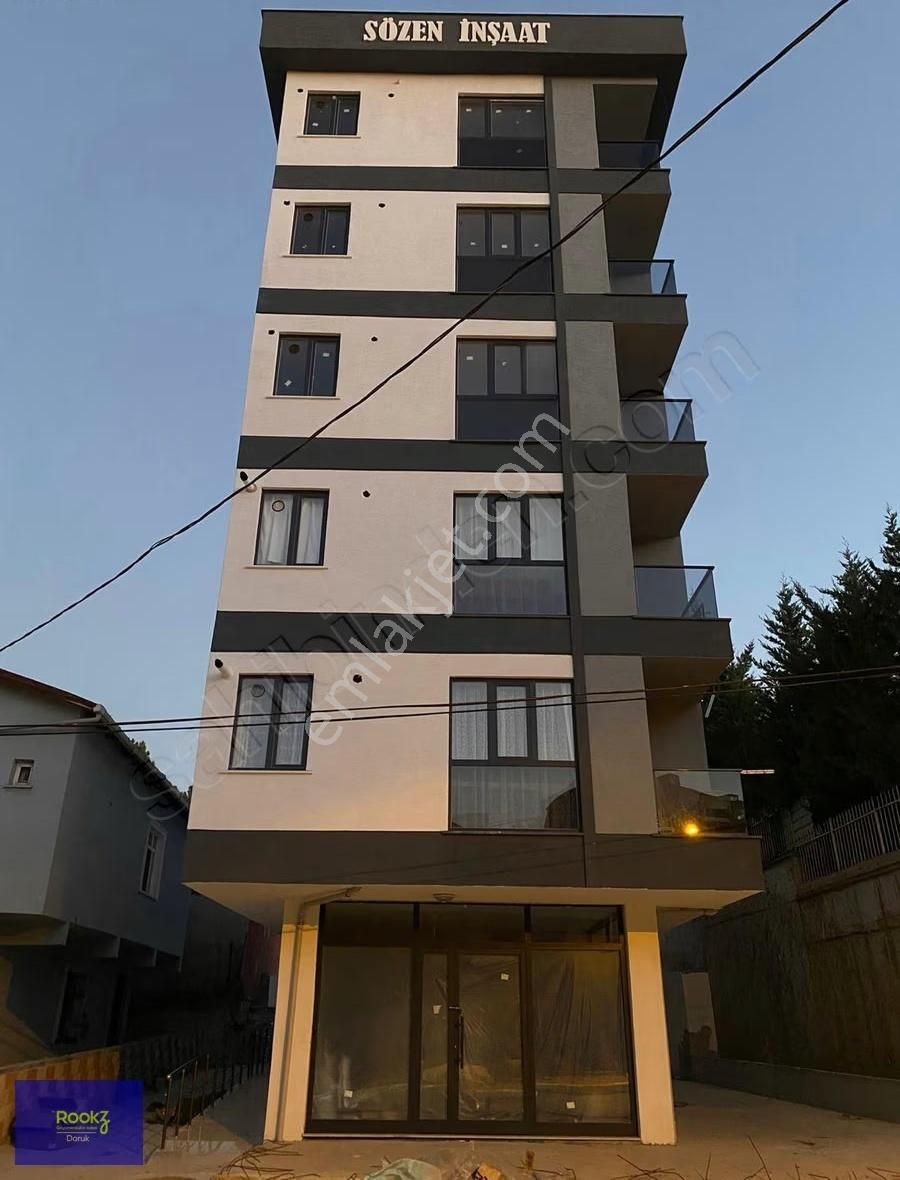 Sultanbeyli Mehmetakif Mah. Satılık 5+1 Üst Dubleks Daire