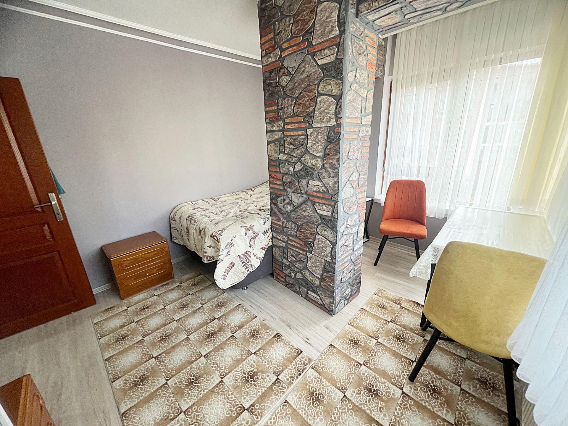 Ayvalı Çarşamba Pazarı Yanı Seval Cad Yakını Kapalı Lambiri Teraslı Kök Tapu 4+1 - Görsel 14