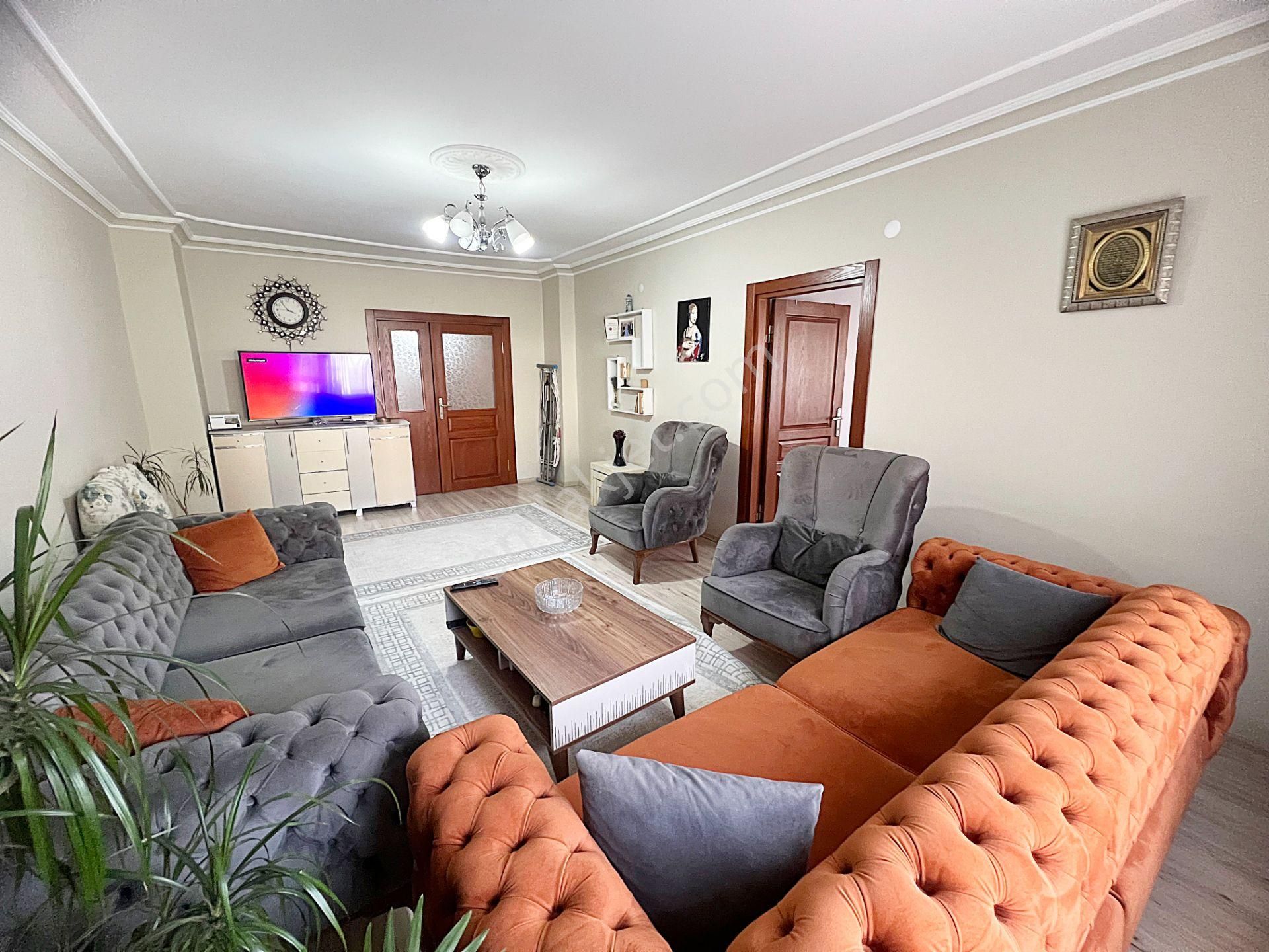 Ayvalı Çarşamba Pazarı Yanı Seval Cad Yakını Kapalı Lambiri Teraslı Kök Tapu 4+1 - Görsel 12