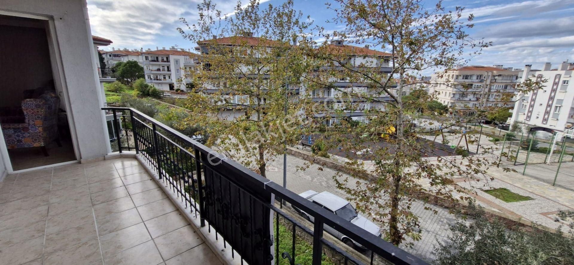 Ayvalık 150 Evler'de Kiralık 3+1 Eşyalı Daire: Merkezi Konumda, Doğa Ve Şehir Manzaralı - Görsel 15