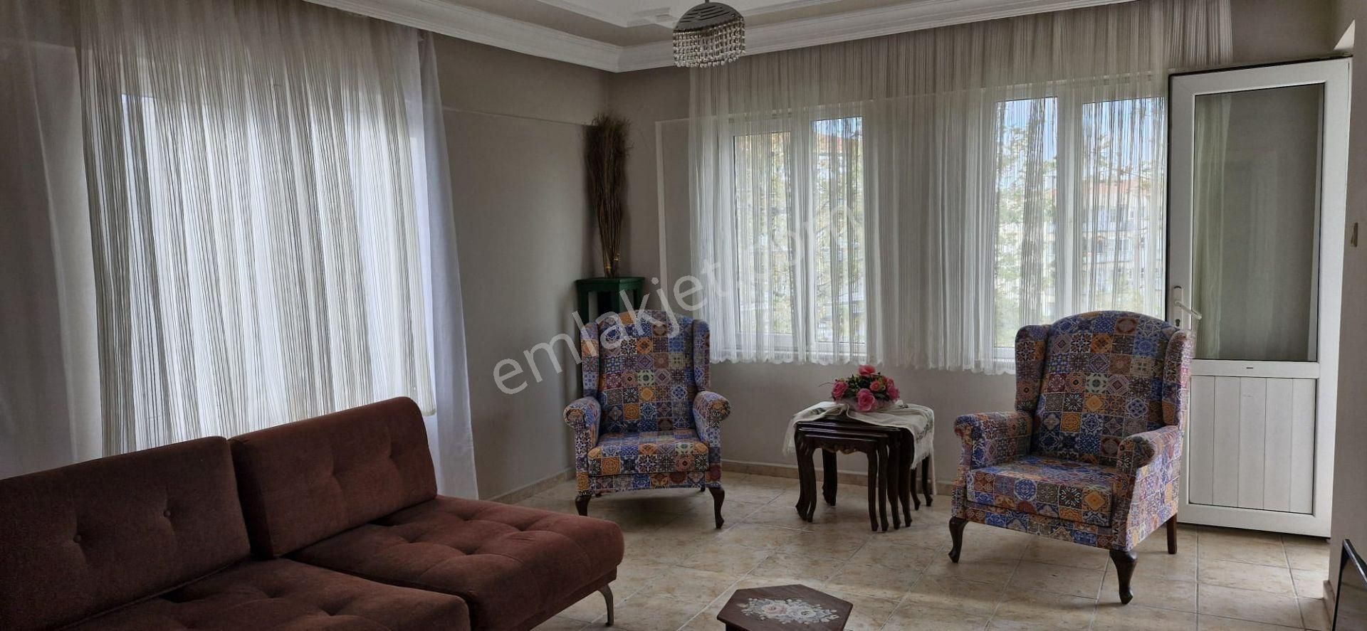 Ayvalık 150 Evler'de Kiralık 3+1 Eşyalı Daire: Merkezi Konumda, Doğa Ve Şehir Manzaralı - Görsel 12