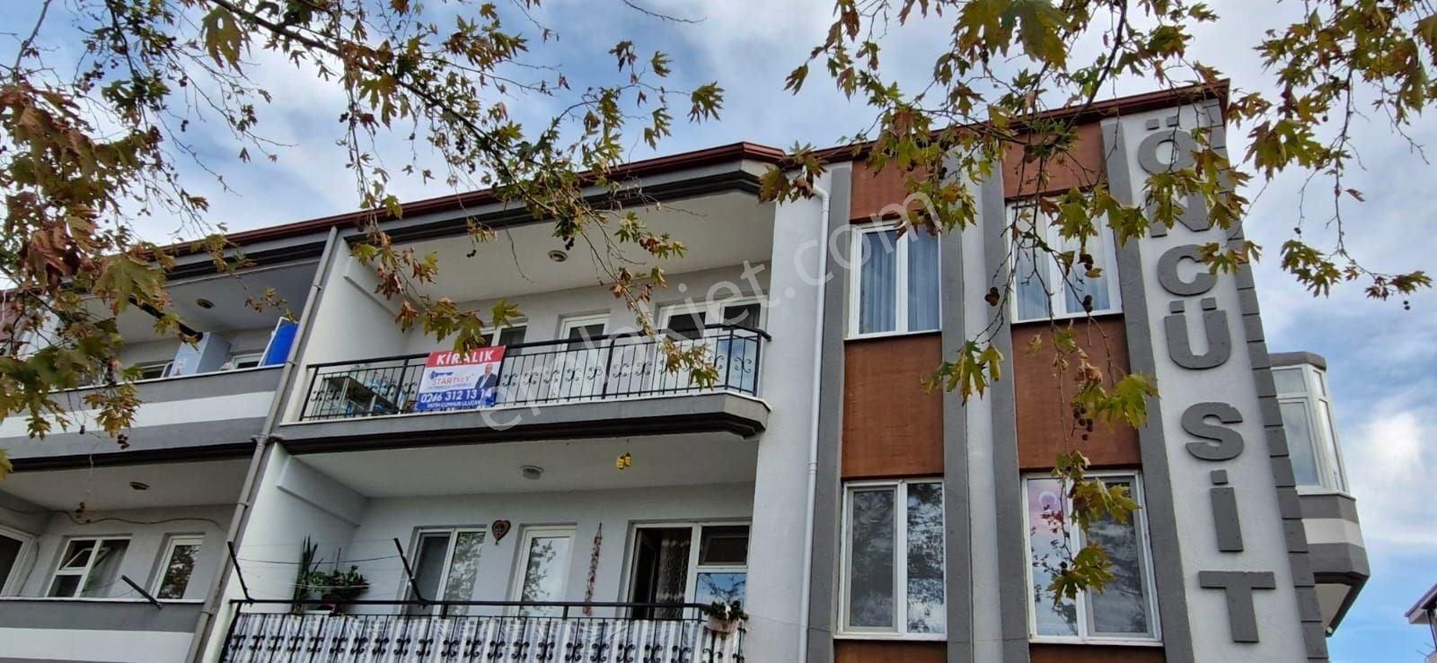 Ayvalık 150 Evler'de Kiralık 3+1 Eşyalı Daire: Merkezi Konumda, Doğa Ve Şehir Manzaralı