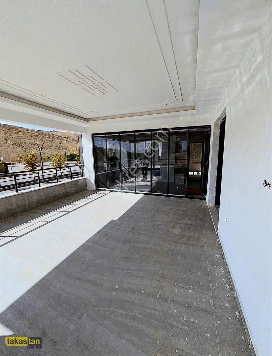 Yeşilvadide Kaçırılmayacak Fırsat Geniş Yaşam Alanlı 3,5+1 - Görsel 4