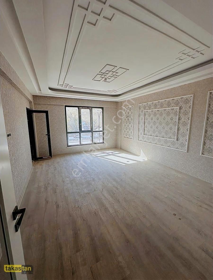 Yeşilvadide Kaçırılmayacak Fırsat Geniş Yaşam Alanlı 3,5+1 - Görsel 7