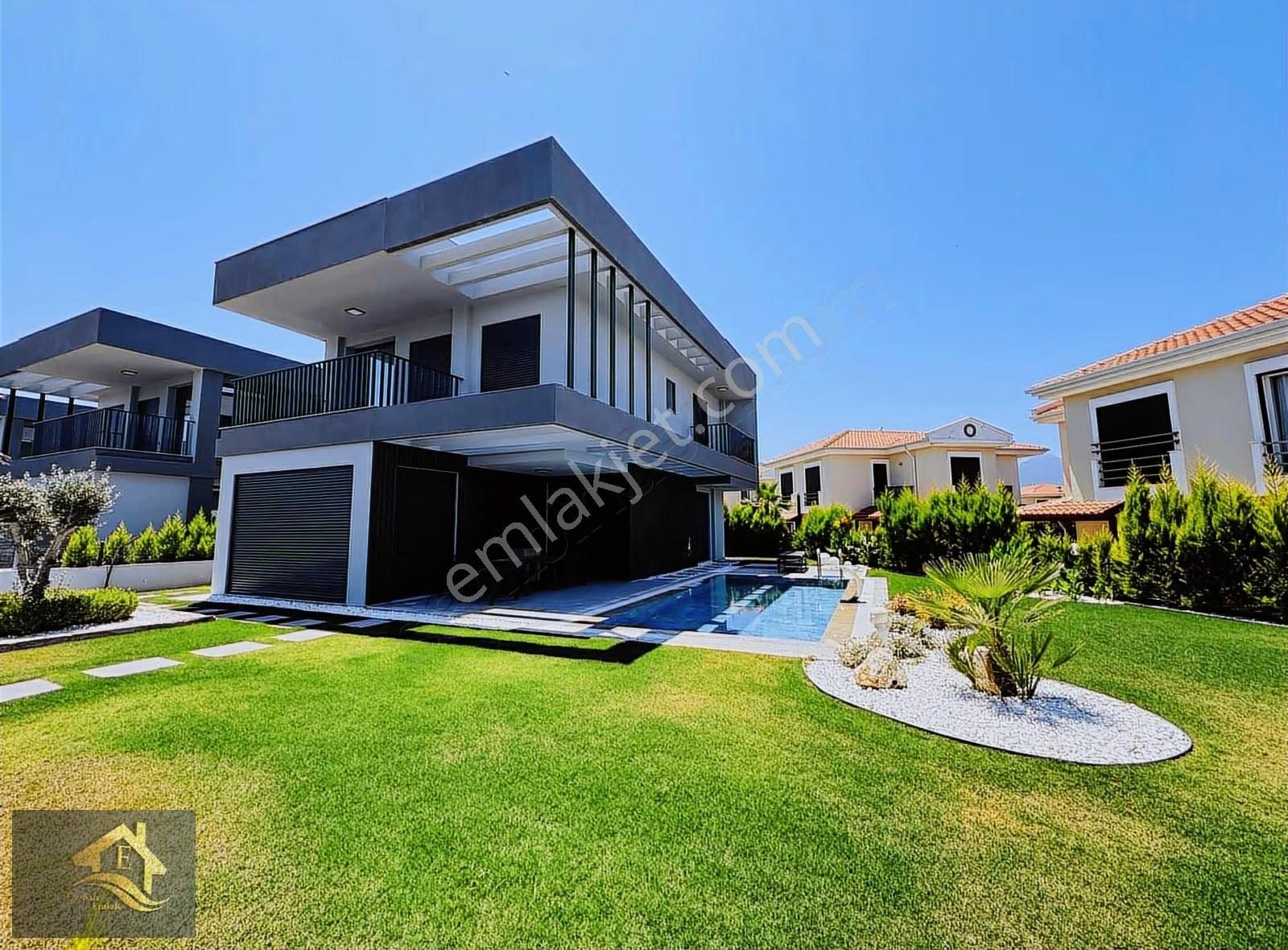 Davutlar Sahiline 950 Mt Müstakil Havuzlu 4+1 Ultra Lüks Villa - Görsel 22