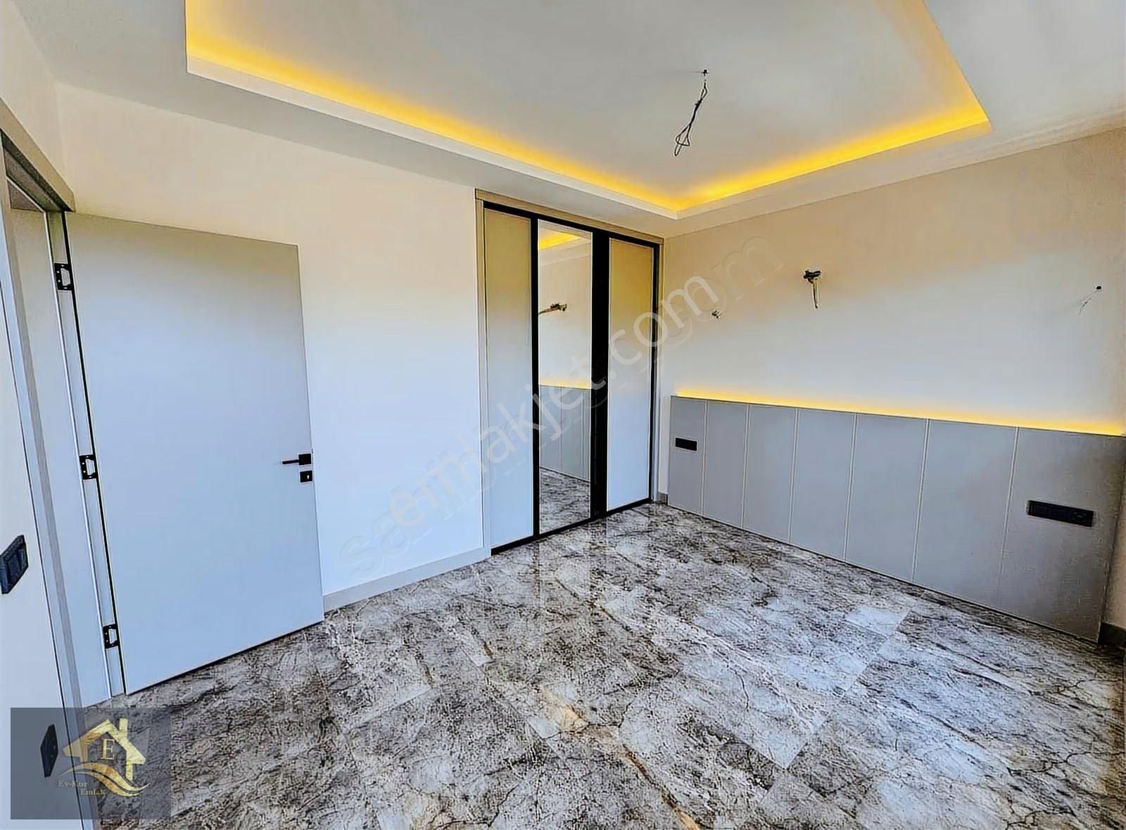 Davutlar Sahiline 950 Mt Müstakil Havuzlu 4+1 Ultra Lüks Villa - Görsel 21