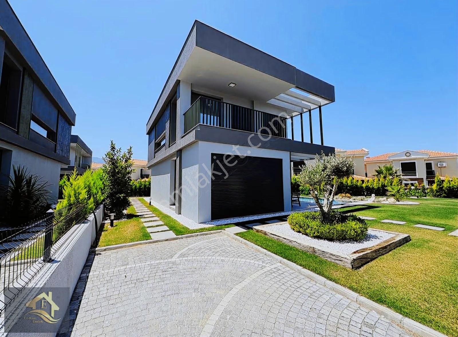 Davutlar Sahiline 950 Mt Müstakil Havuzlu 4+1 Ultra Lüks Villa - Görsel 18