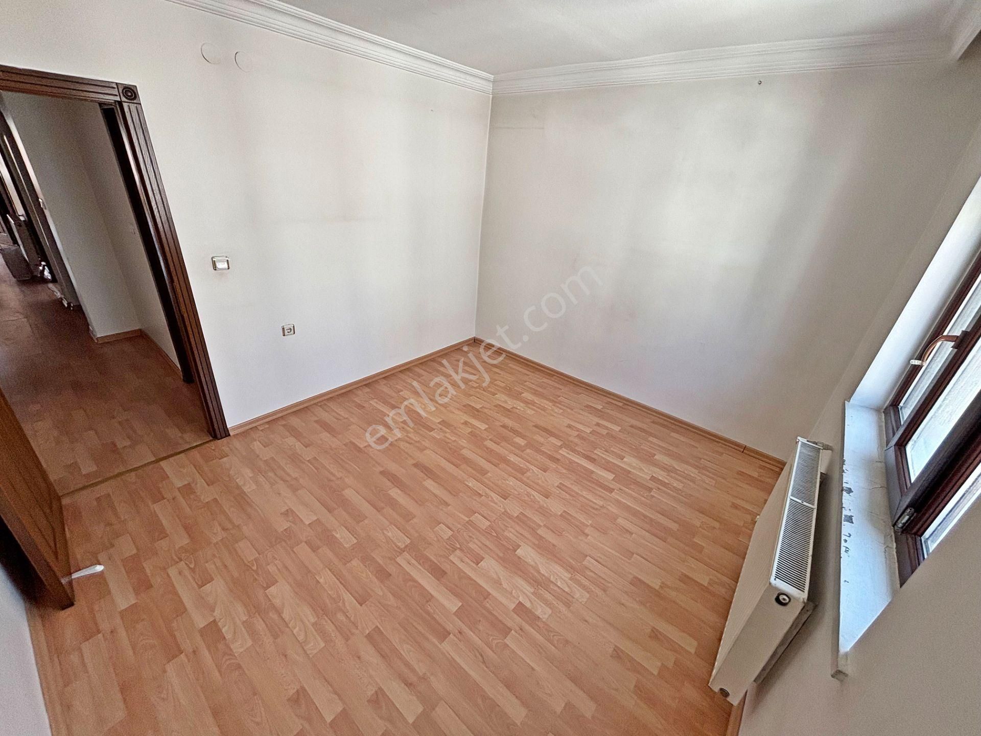 4+1 Katta Tek Daire 4. Kat Asansörlü Ana Cadde Yakını 2 Balkonlu - Görsel 34