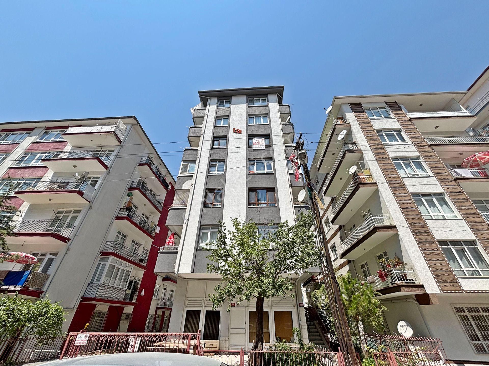 4+1 Katta Tek Daire 4. Kat Asansörlü Ana Cadde Yakını 2 Balkonlu