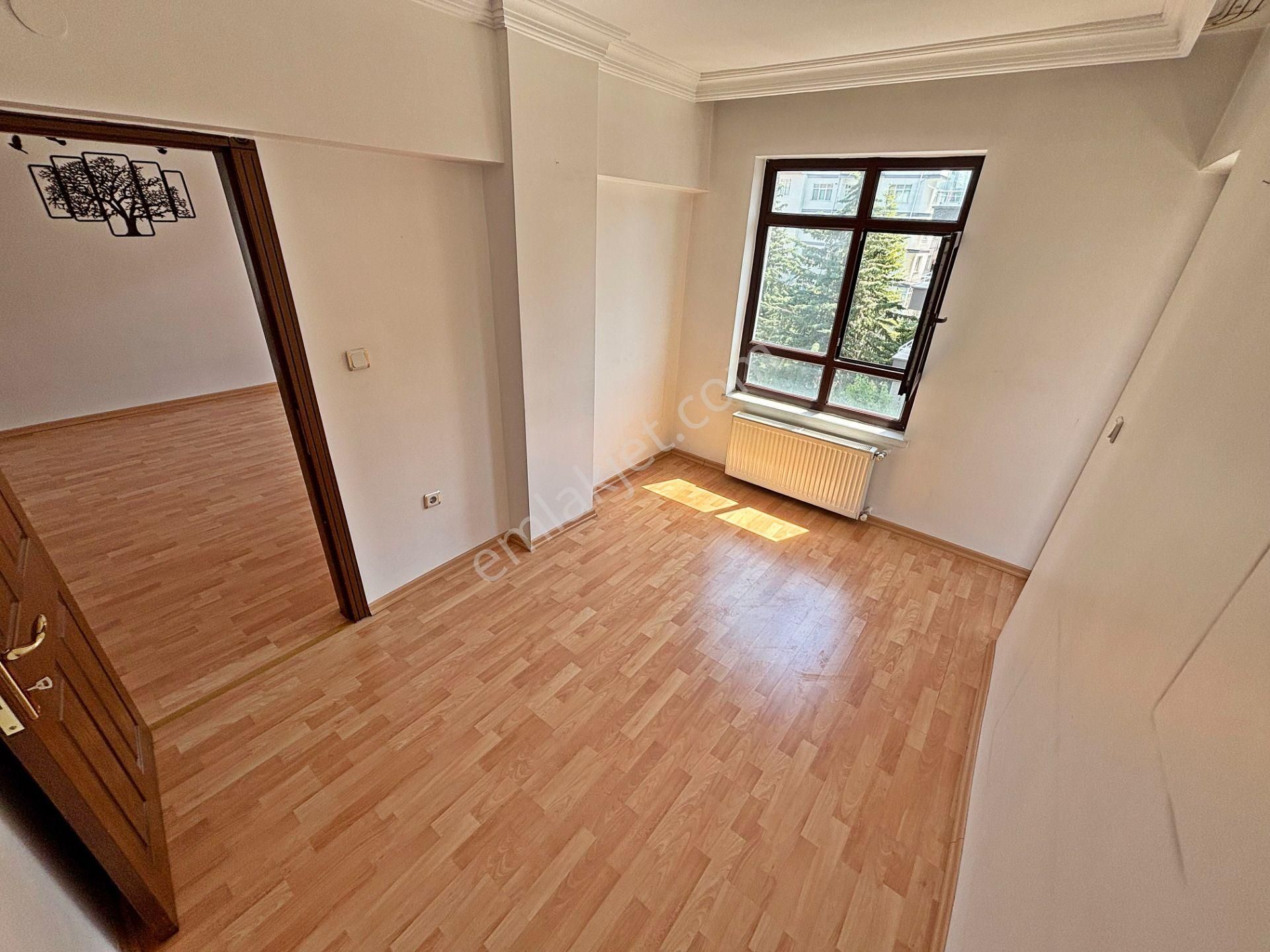 4+1 Katta Tek Daire 4. Kat Asansörlü Ana Cadde Yakını 2 Balkonlu - Görsel 18