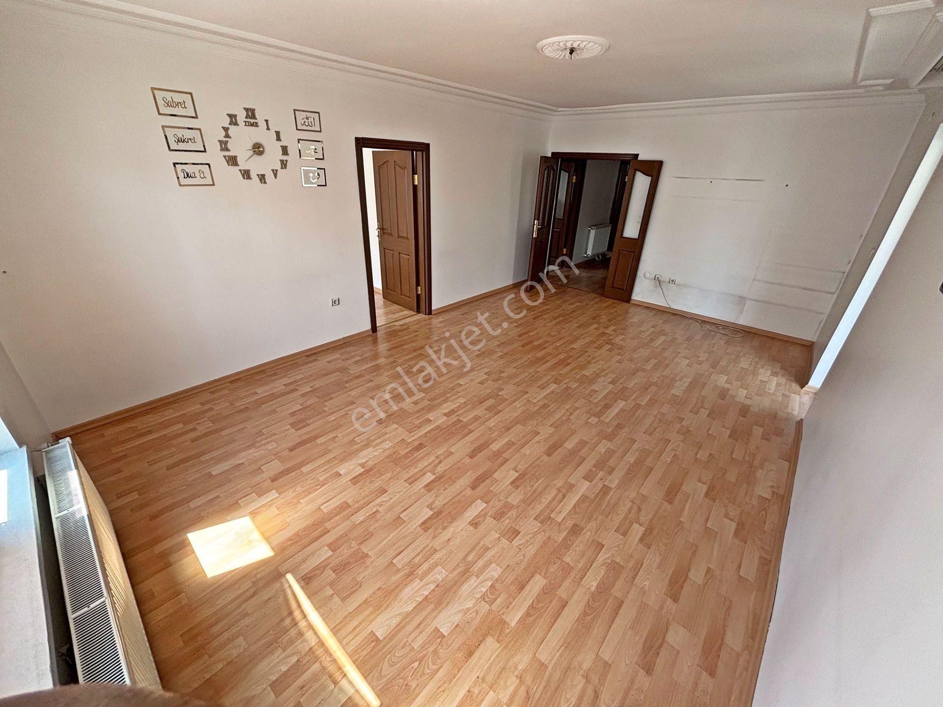 4+1 Katta Tek Daire 4. Kat Asansörlü Ana Cadde Yakını 2 Balkonlu - Görsel 15