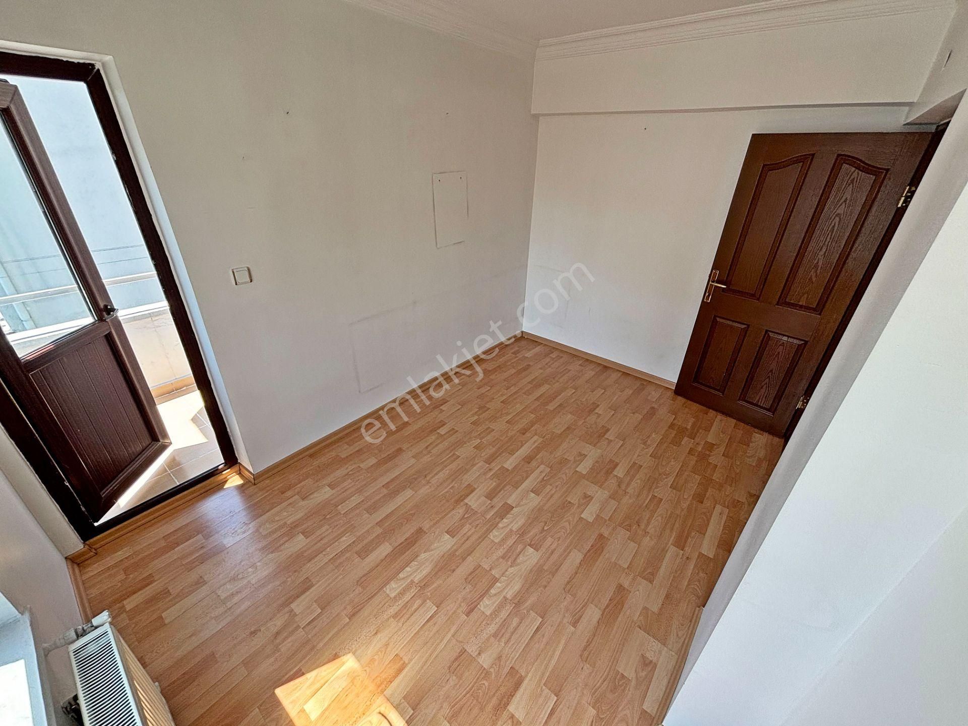 4+1 Katta Tek Daire 4. Kat Asansörlü Ana Cadde Yakını 2 Balkonlu - Görsel 20