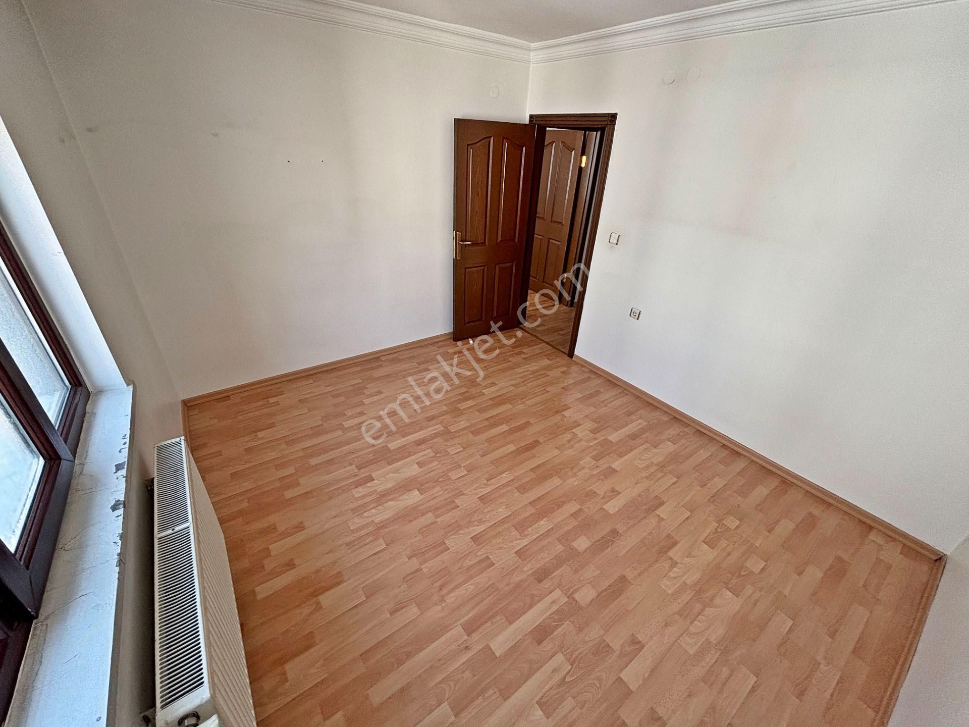 4+1 Katta Tek Daire 4. Kat Asansörlü Ana Cadde Yakını 2 Balkonlu - Görsel 35