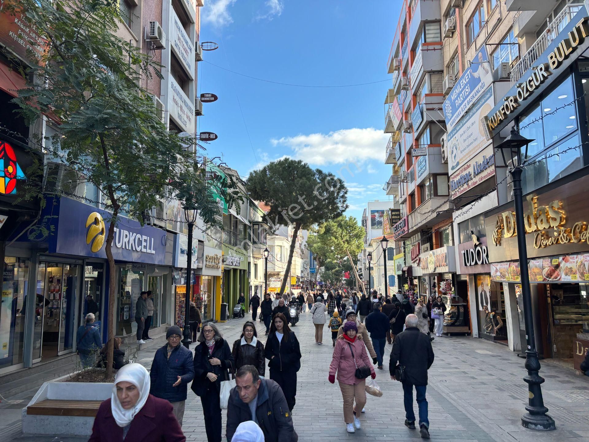 Karşıyaka Donanmacı Mahallesi'nde Projeden Satılık 2+1 Daire - Görsel 3