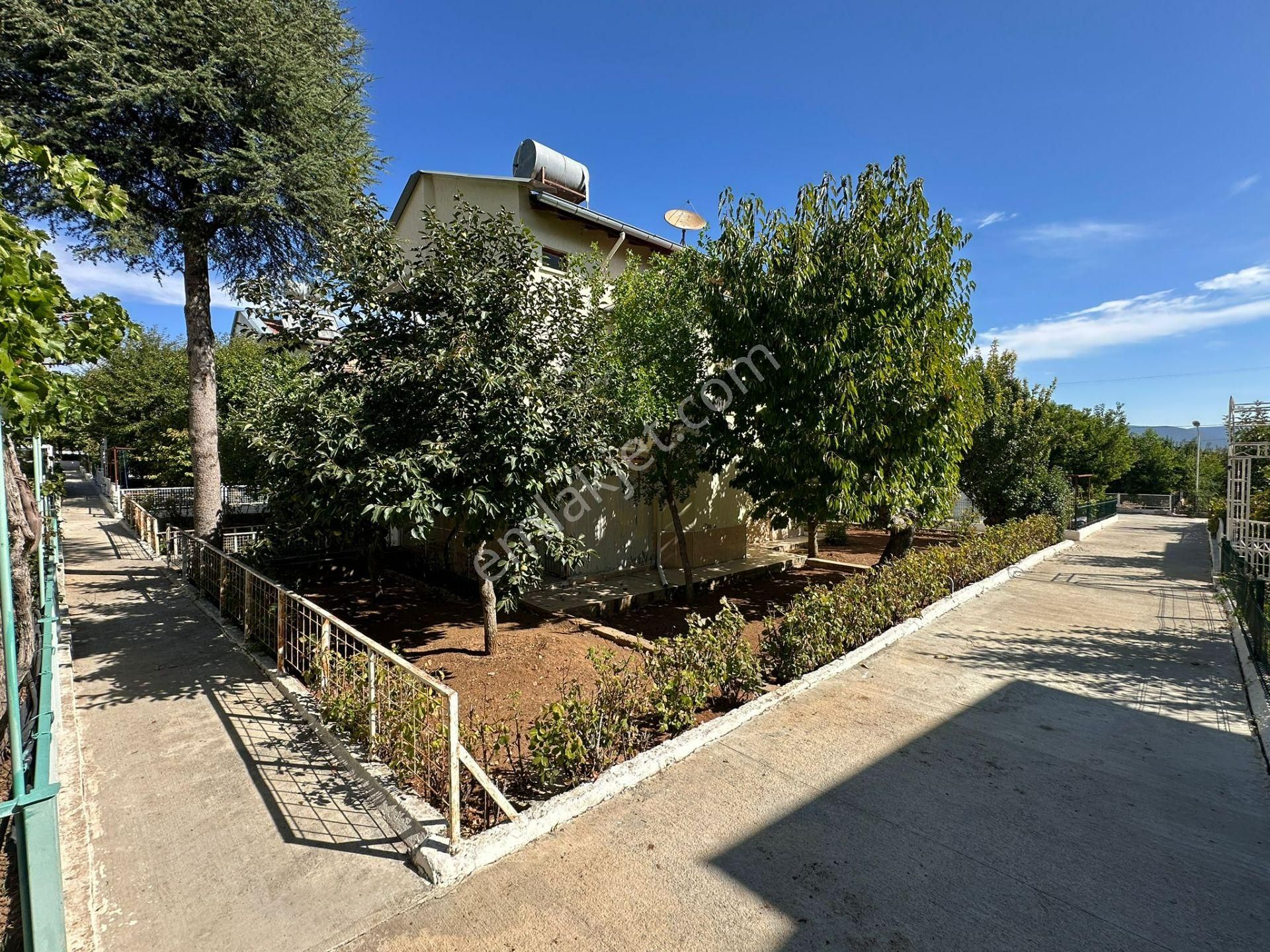 Antalya Korkuteli Datköy'de Site İçi Satılık 2+1 Yayla Villası - Görsel 2