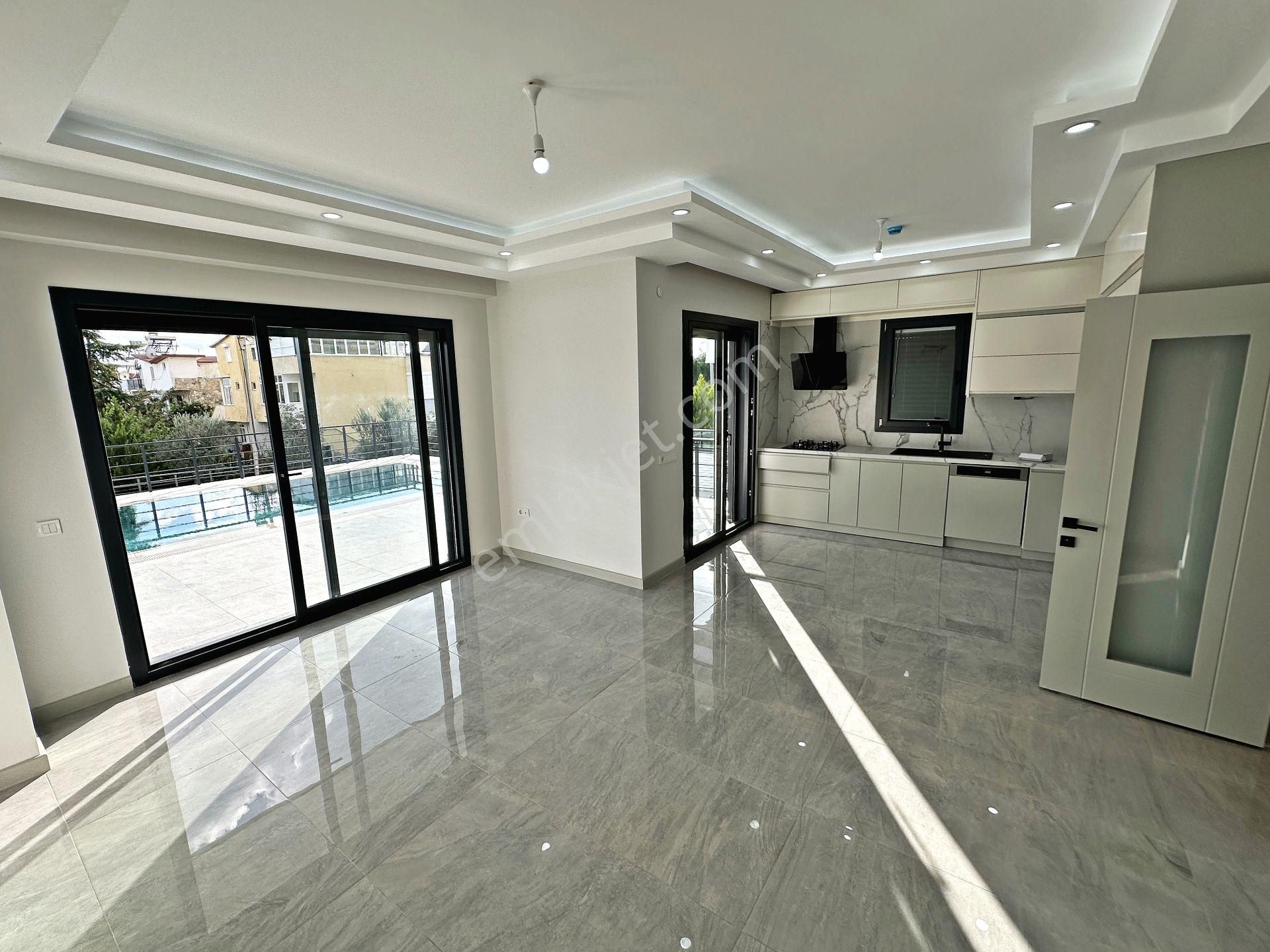 Ayanoğlun'dan Gürede Denize Panoramik Deniz Manzaralı Havuzlu Genişl 7+1 Satılık Tam Müstakil Villa - Görsel 4