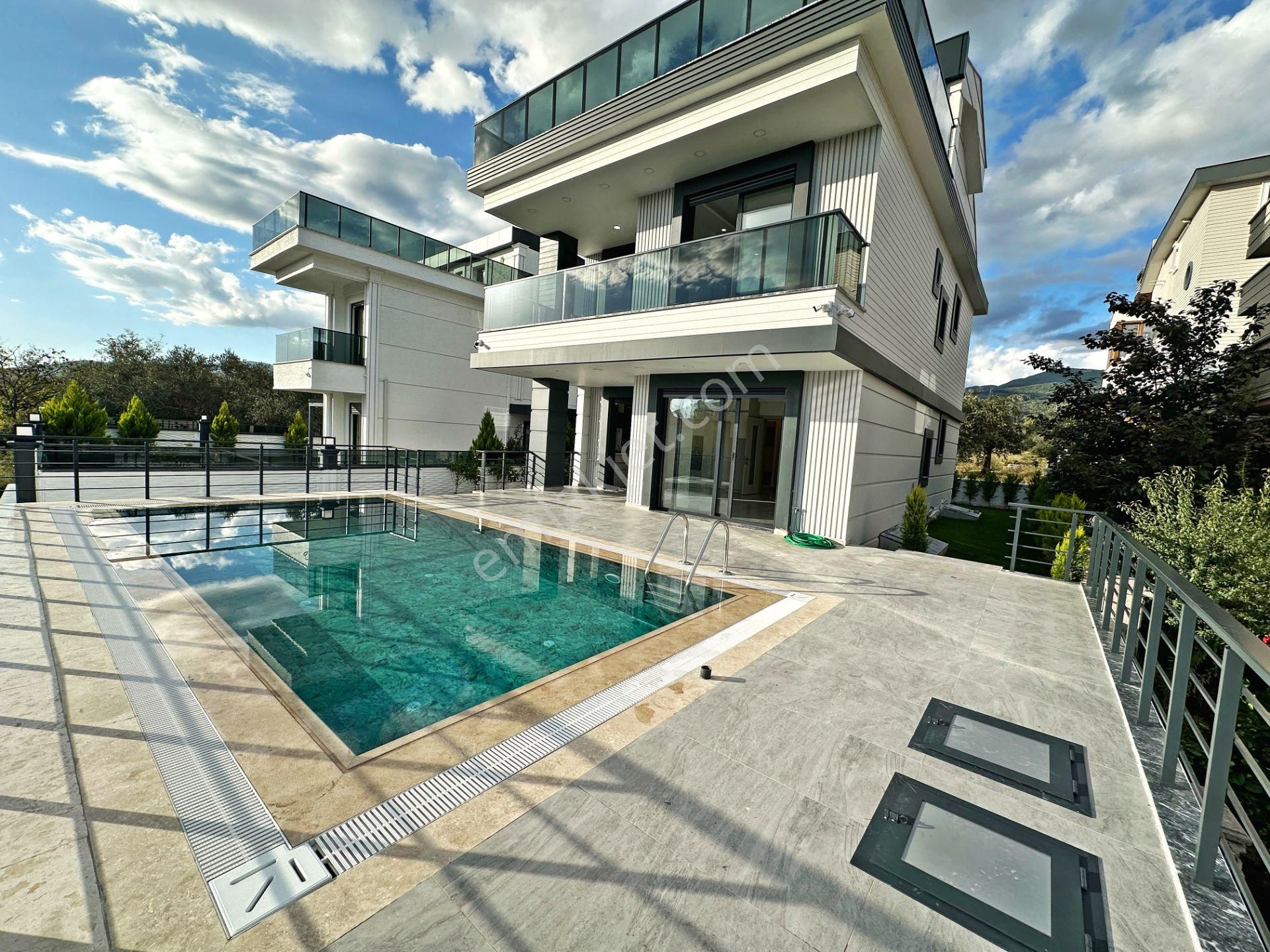 Ayanoğlun'dan Gürede Denize Panoramik Deniz Manzaralı Havuzlu Genişl 7+1 Satılık Tam Müstakil Villa - Görsel 35