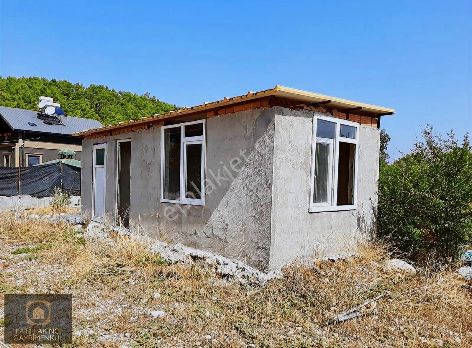 Antalya Konyaaltı Çakırlar Bölgesinde Etrafı Çevrili Kiralık Tar - Görsel 3