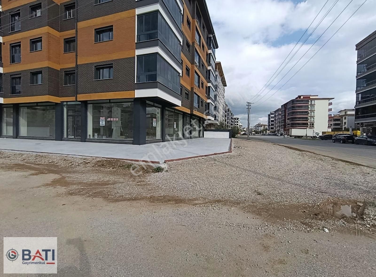 Torbalı Batı Gayrimenkul Den Kiralık Köşe Başı Dükkan - Görsel 10