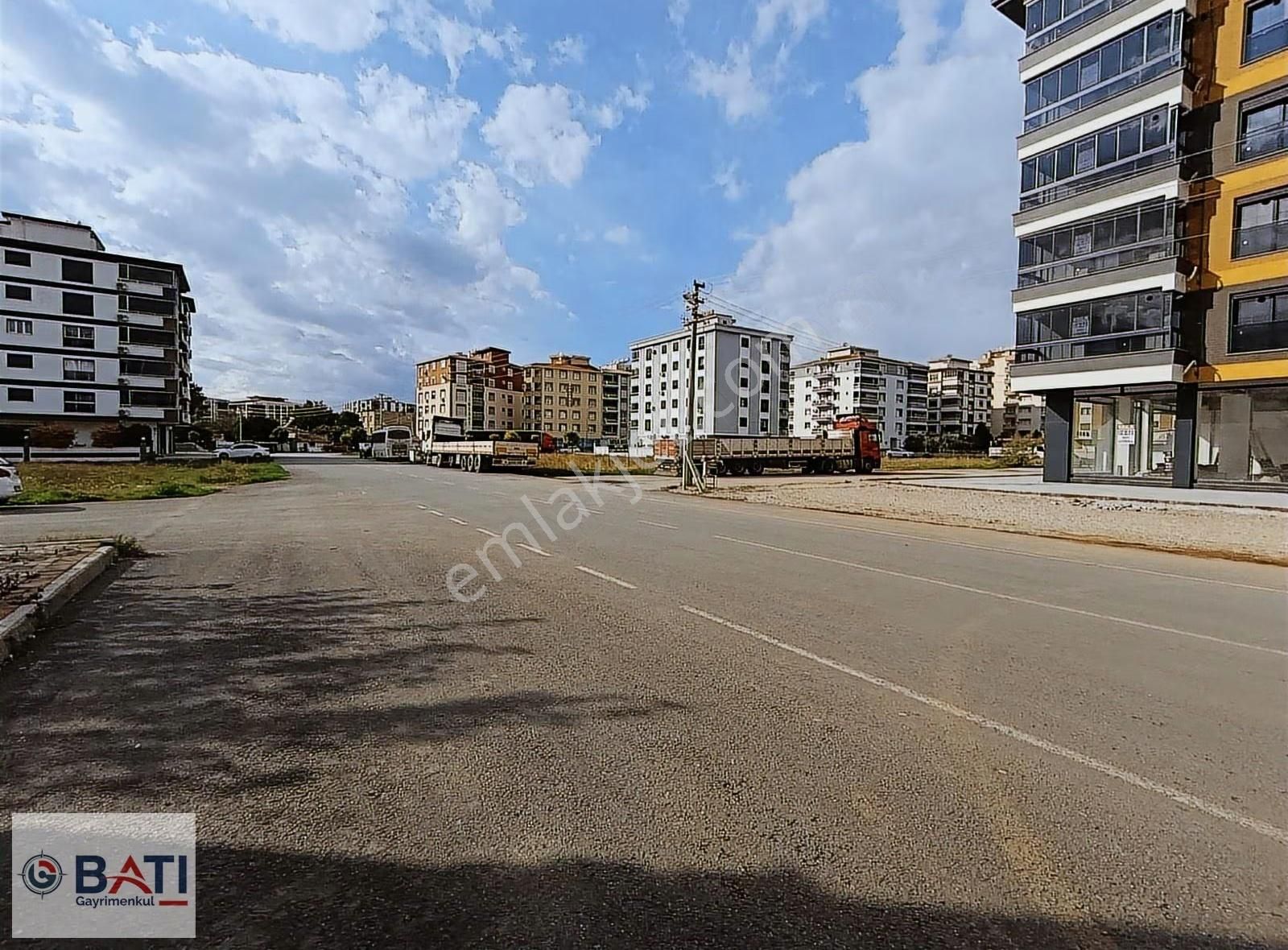 Torbalı Batı Gayrimenkul Den Kiralık Köşe Başı Dükkan - Görsel 4