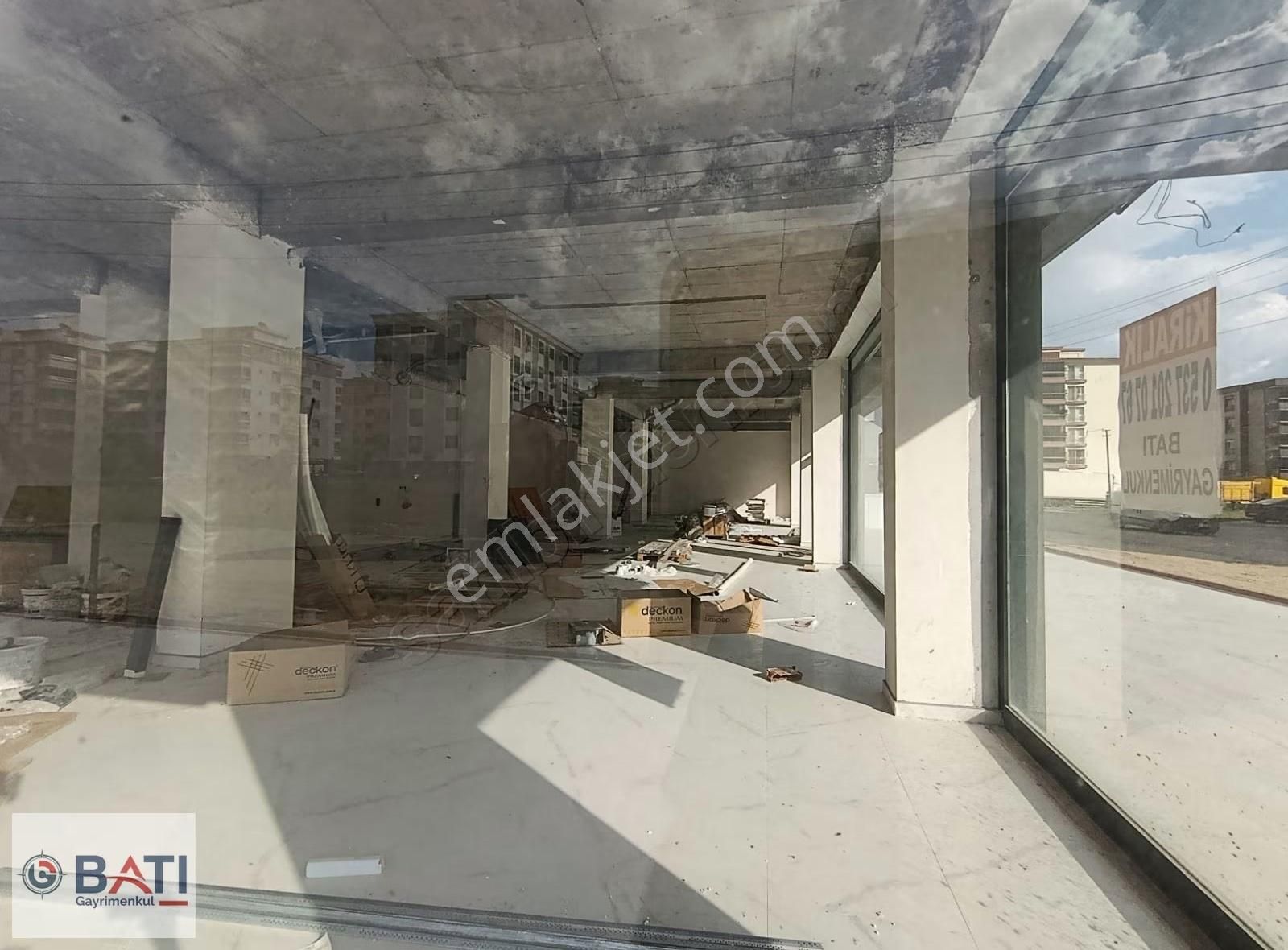Torbalı Batı Gayrimenkul Den Kiralık Köşe Başı Dükkan - Görsel 8