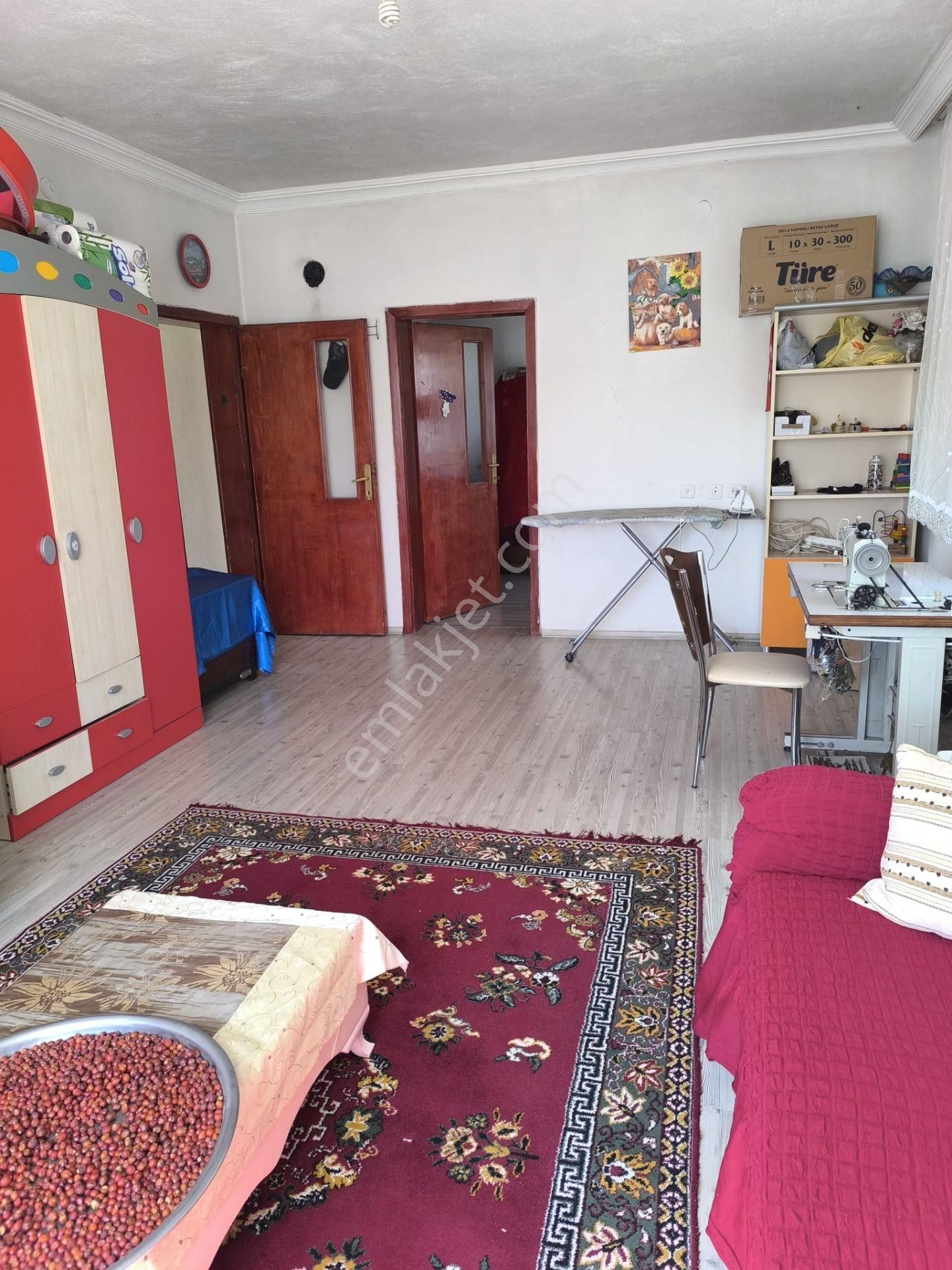 Merkezi Konumda, Bahçeli, Otoparklı 6+2 Müstakil Ev Fırsatı! - Görsel 6