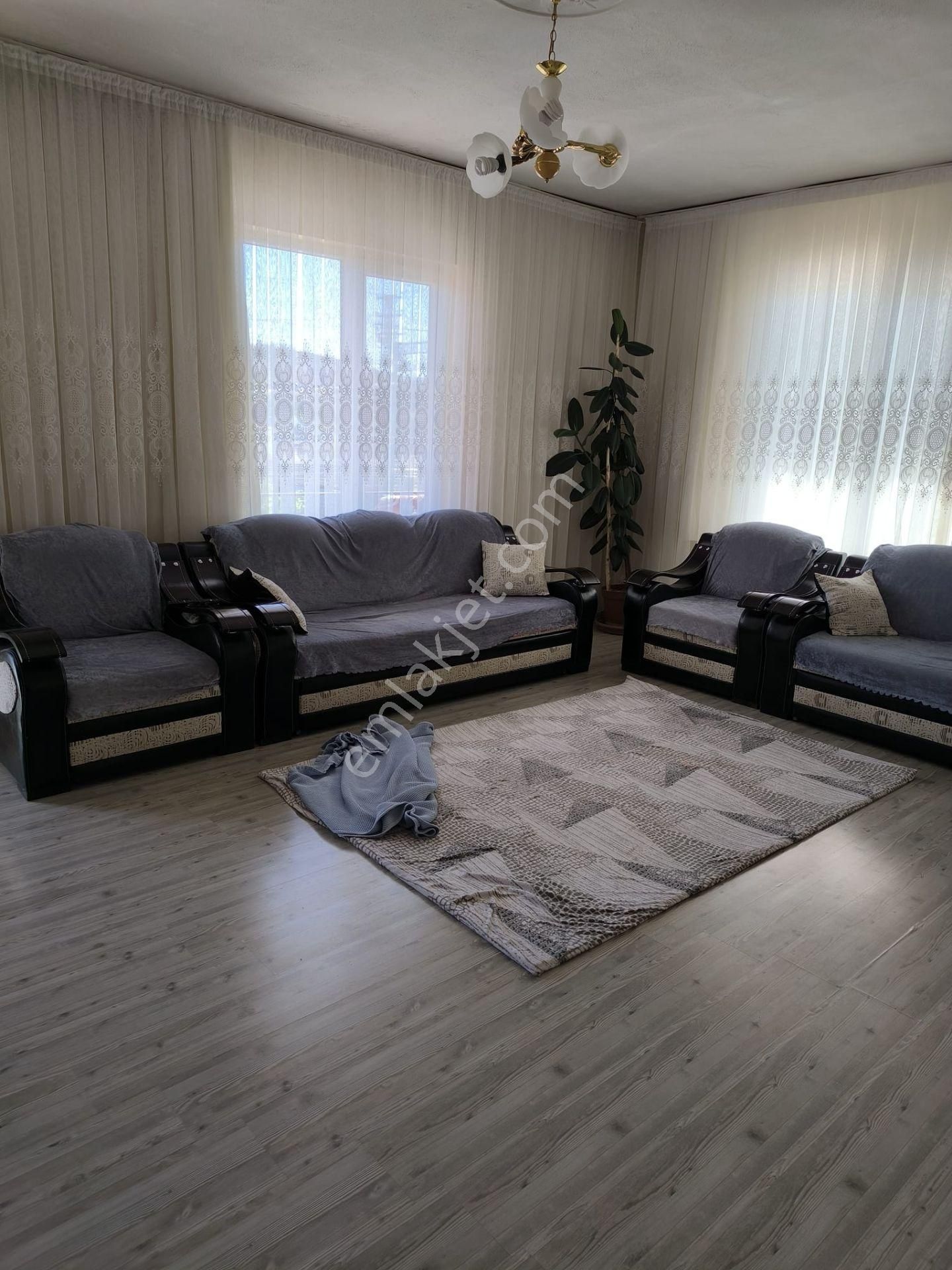 Merkezi Konumda, Bahçeli, Otoparklı 6+2 Müstakil Ev Fırsatı! - Görsel 7