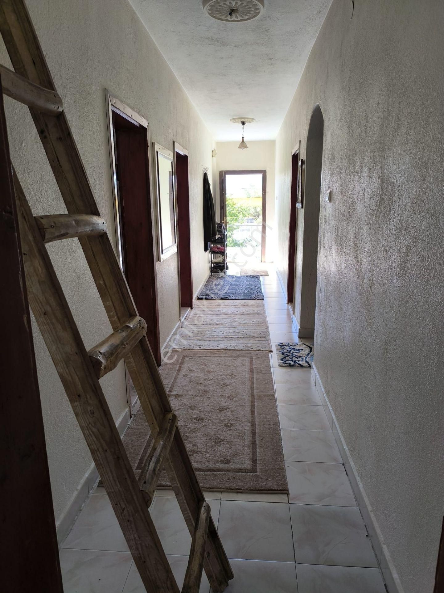 Merkezi Konumda, Bahçeli, Otoparklı 6+2 Müstakil Ev Fırsatı! - Görsel 16