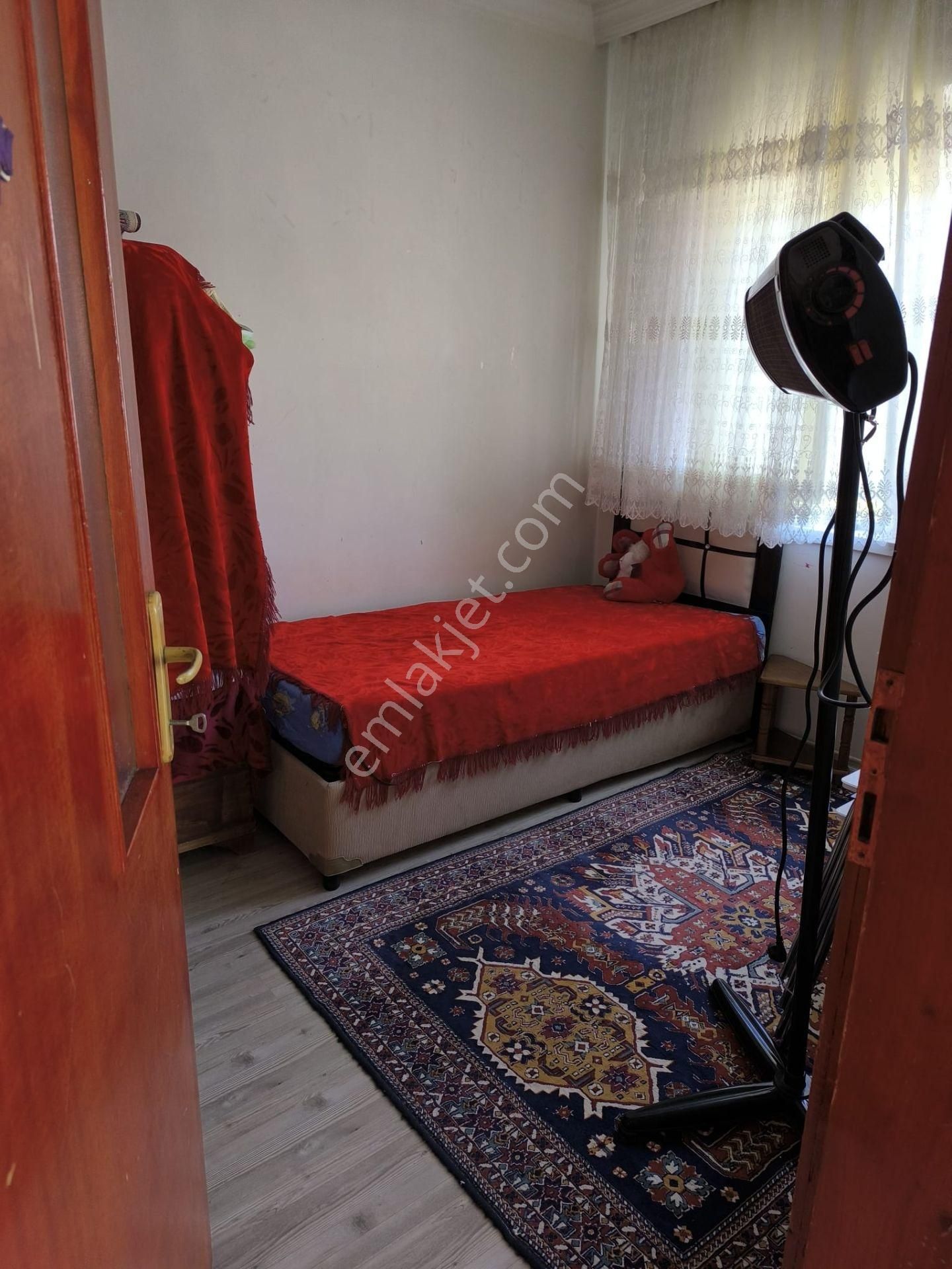 Merkezi Konumda, Bahçeli, Otoparklı 6+2 Müstakil Ev Fırsatı! - Görsel 9