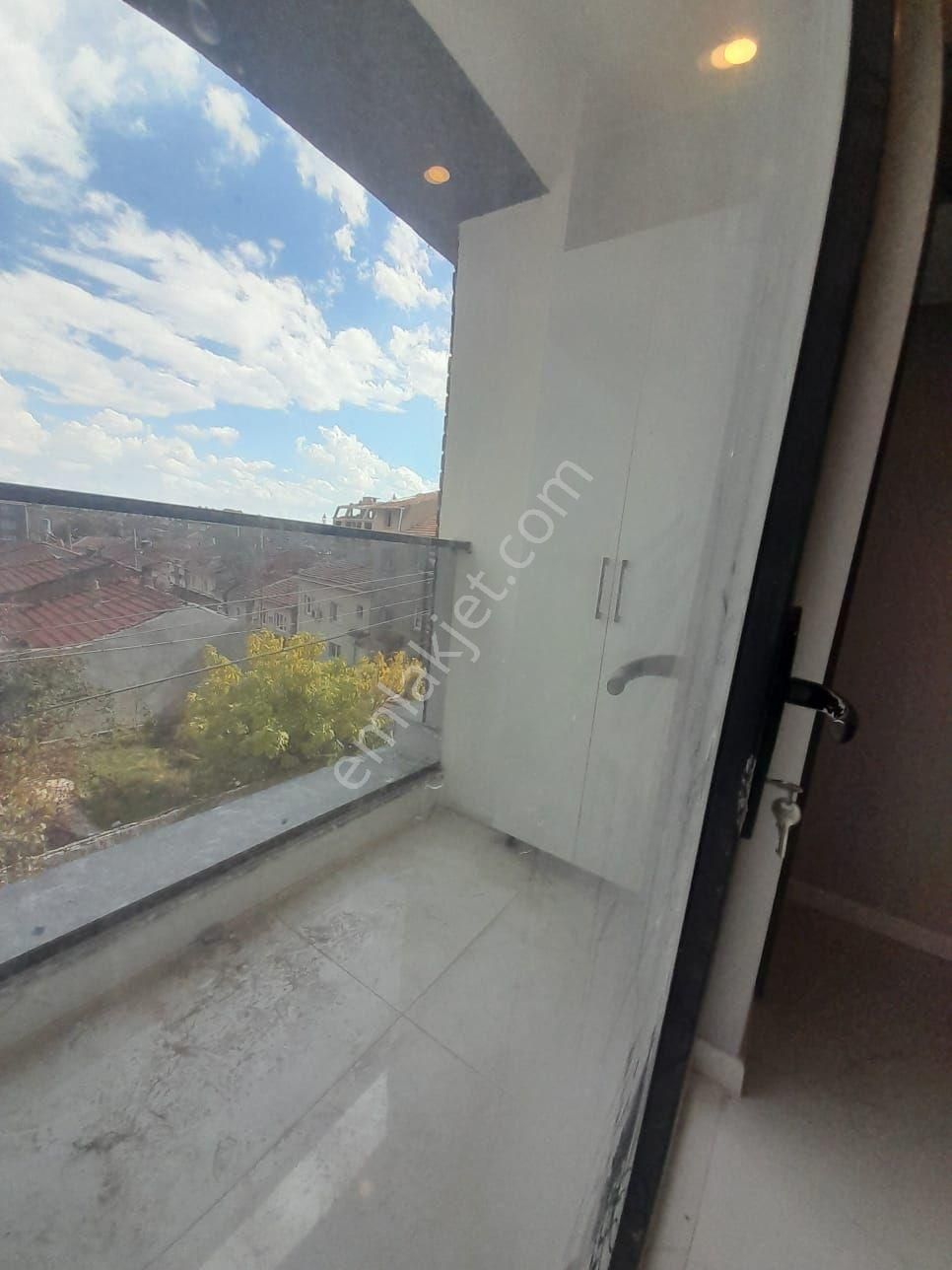 Esentepe Mahallesinde Satılık Sıfır 2+1 - Görsel 7