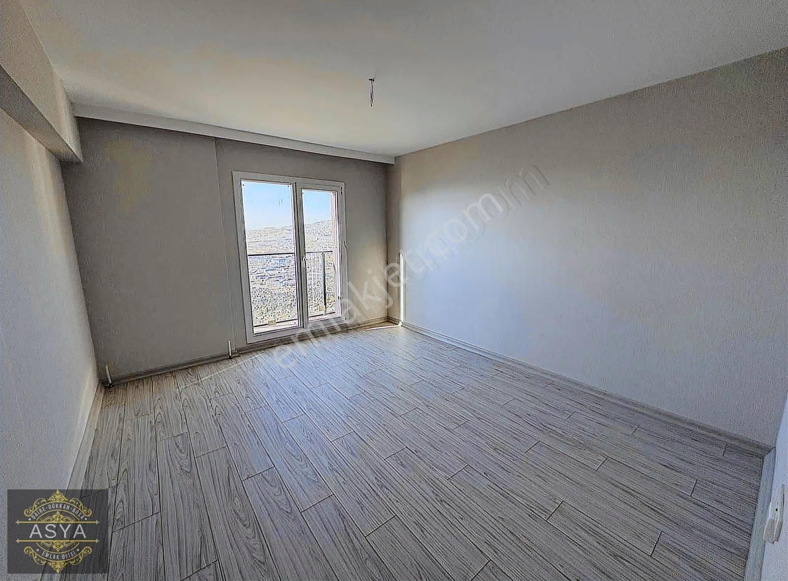 Yenimahallede Oturuma Hazır 3+1 Satılık Daire - Görsel 13