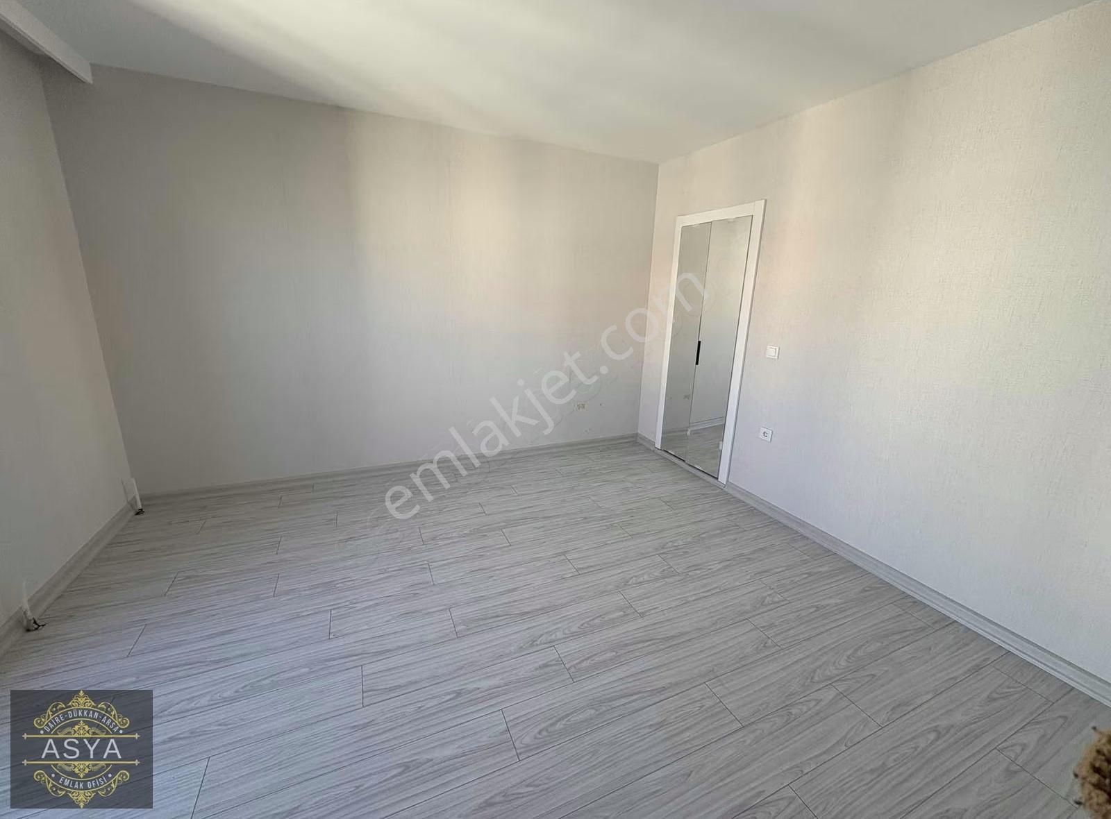 Yenimahallede Oturuma Hazır 3+1 Satılık Daire - Görsel 8