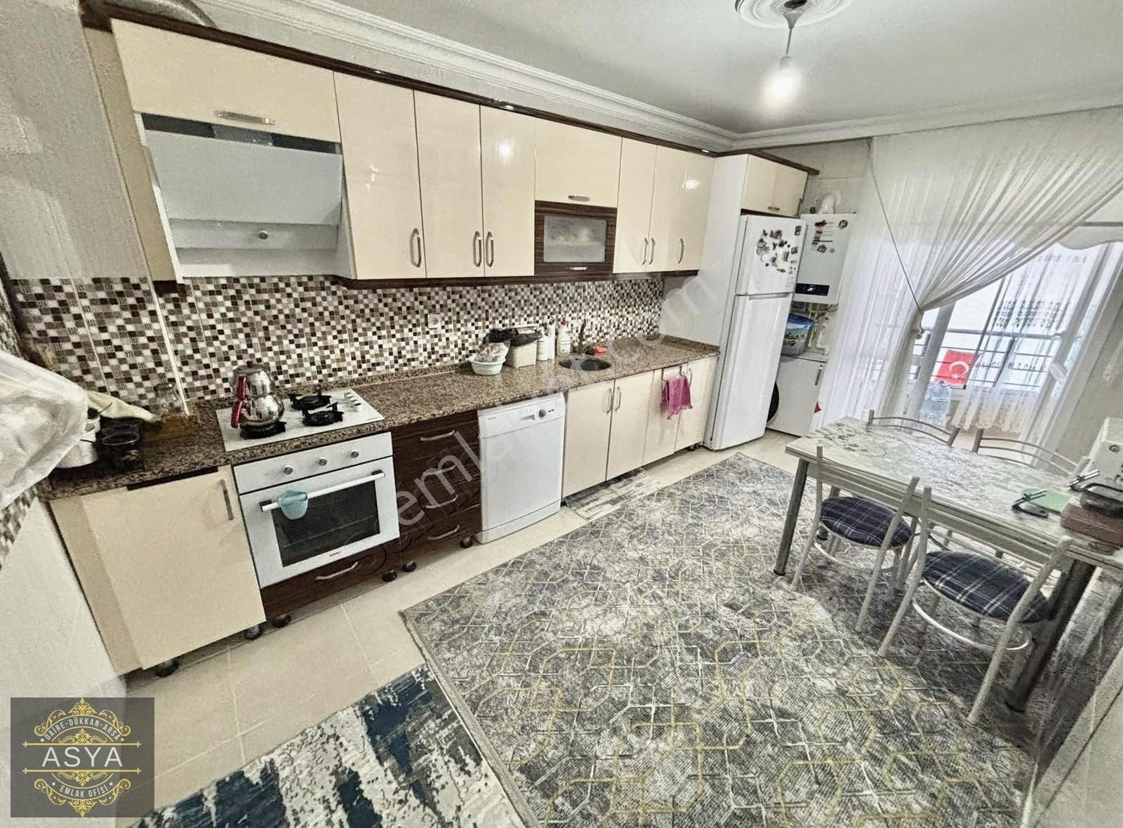 Hacıkadında Full Yapılı Kat Konumunda Ön Cephe Geniş Mt2 2 Banyo - Görsel 8