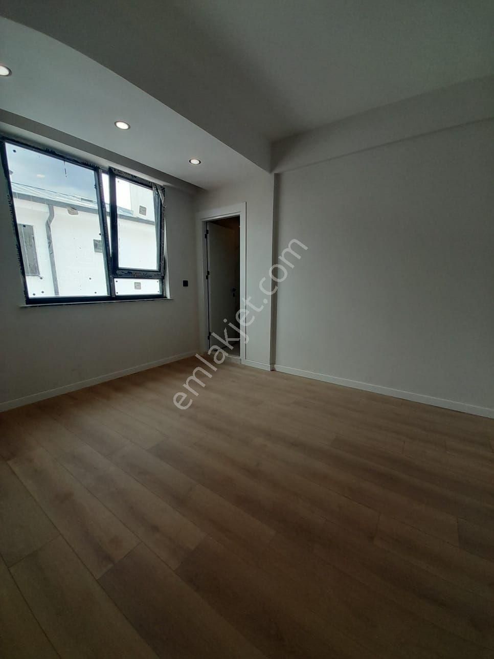 Esentepe Mahallesinde Satılık 2+1 - Görsel 13