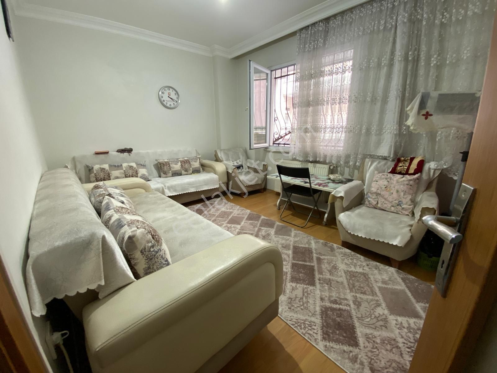 Başokur'dan Bağcılar Yenimahalle'de Genç Binada Yüksek Giriş