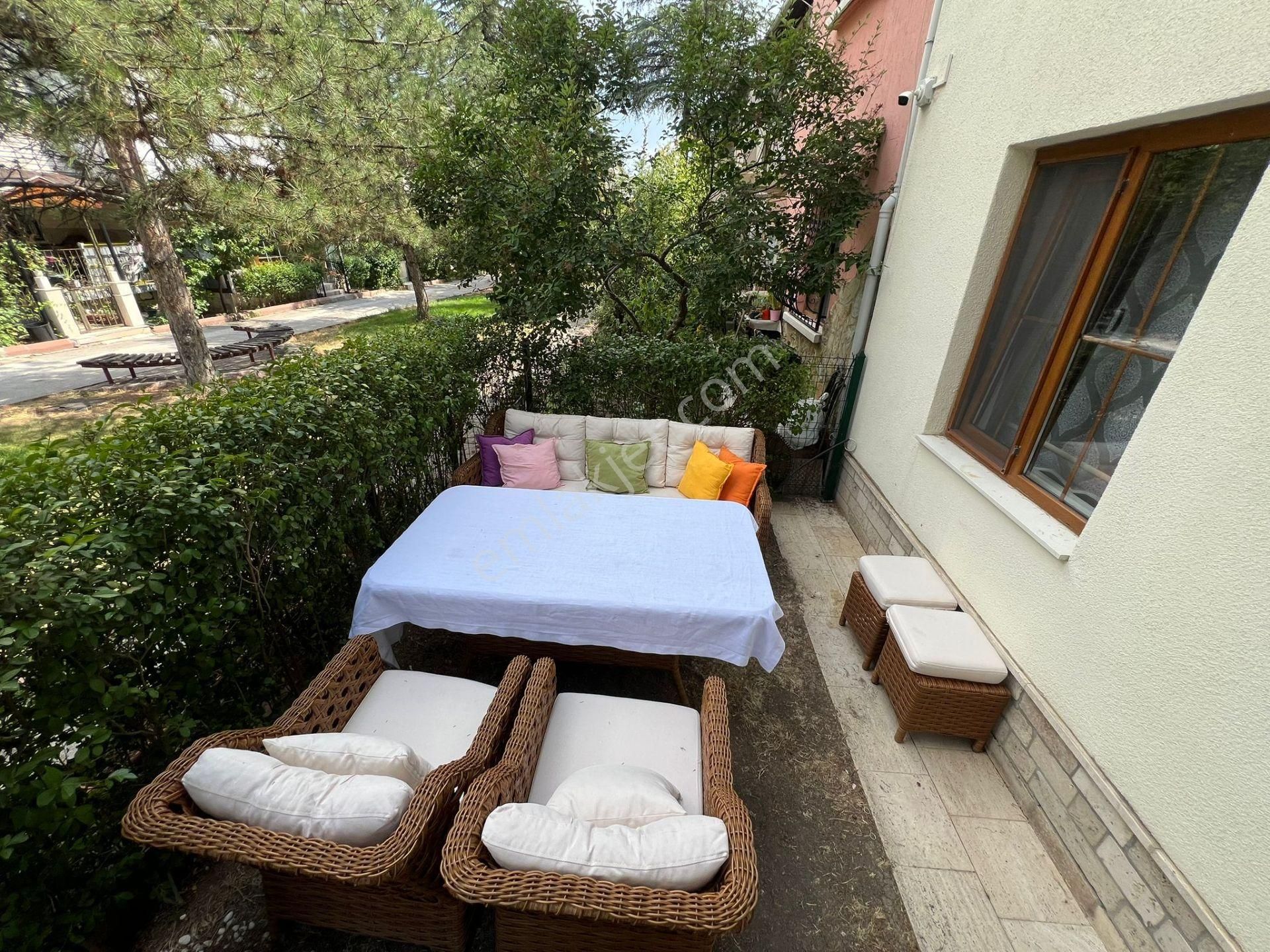 Kardelen Mah.yeşilliğin İçinde Ful Yapılı Köşe 4+1 Satılık Triplex - Görsel 3