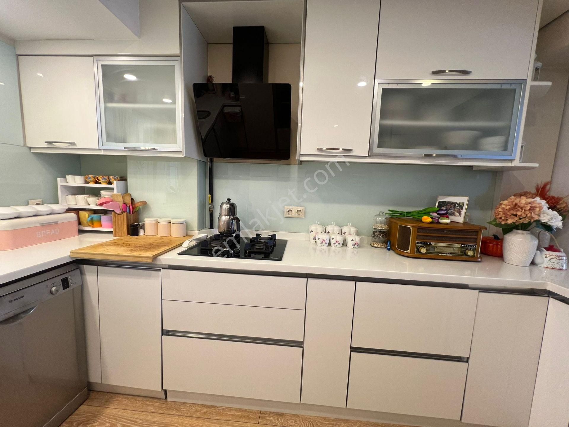 Kardelen Mah.yeşilliğin İçinde Ful Yapılı Köşe 4+1 Satılık Triplex - Görsel 12