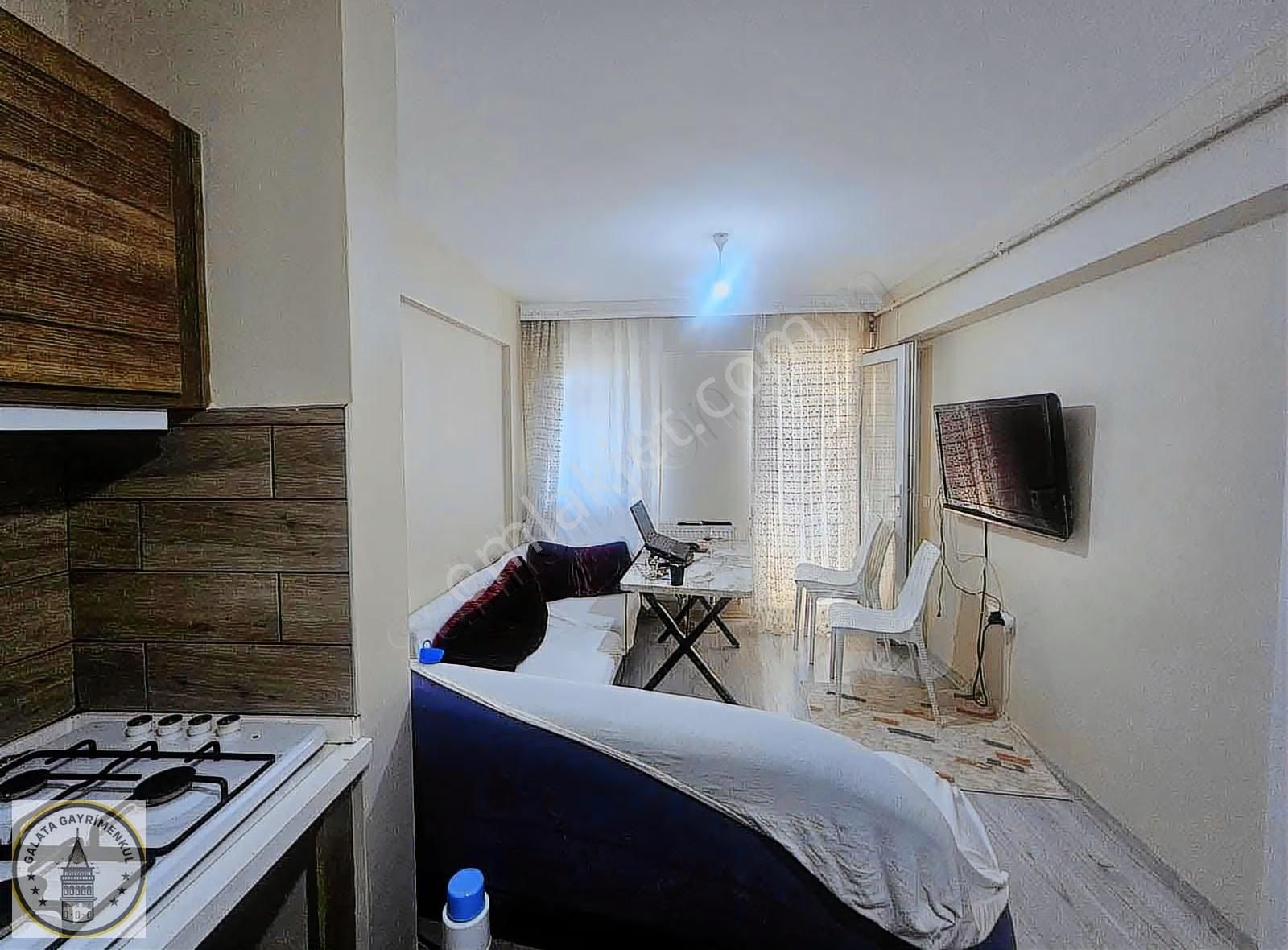 Galata'dan Site İçerisinde 1+1 Eşyalı Satılık Daire