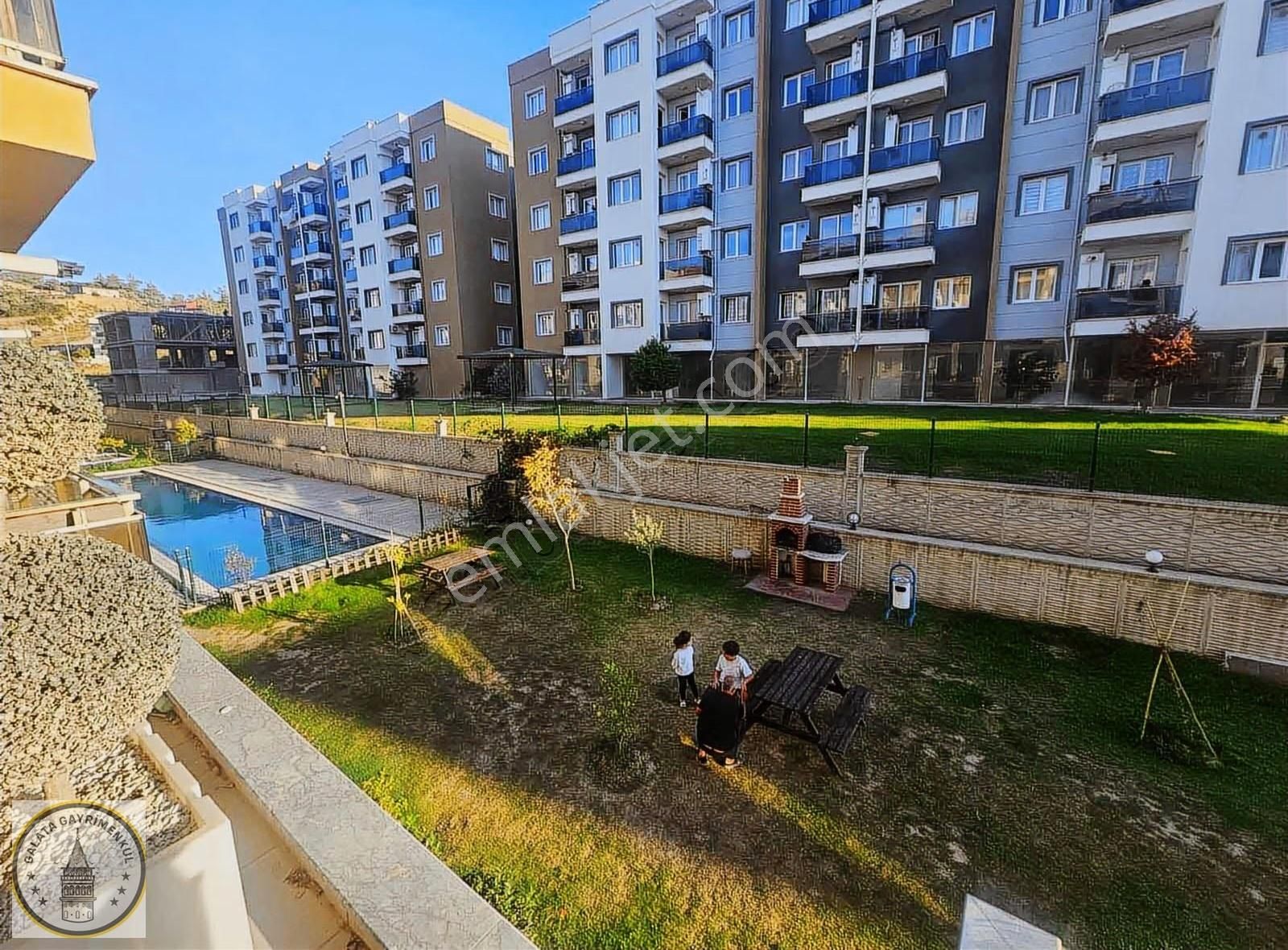 Galata'dan Site İçerisinde 1+1 Eşyalı Satılık Daire - Görsel 13