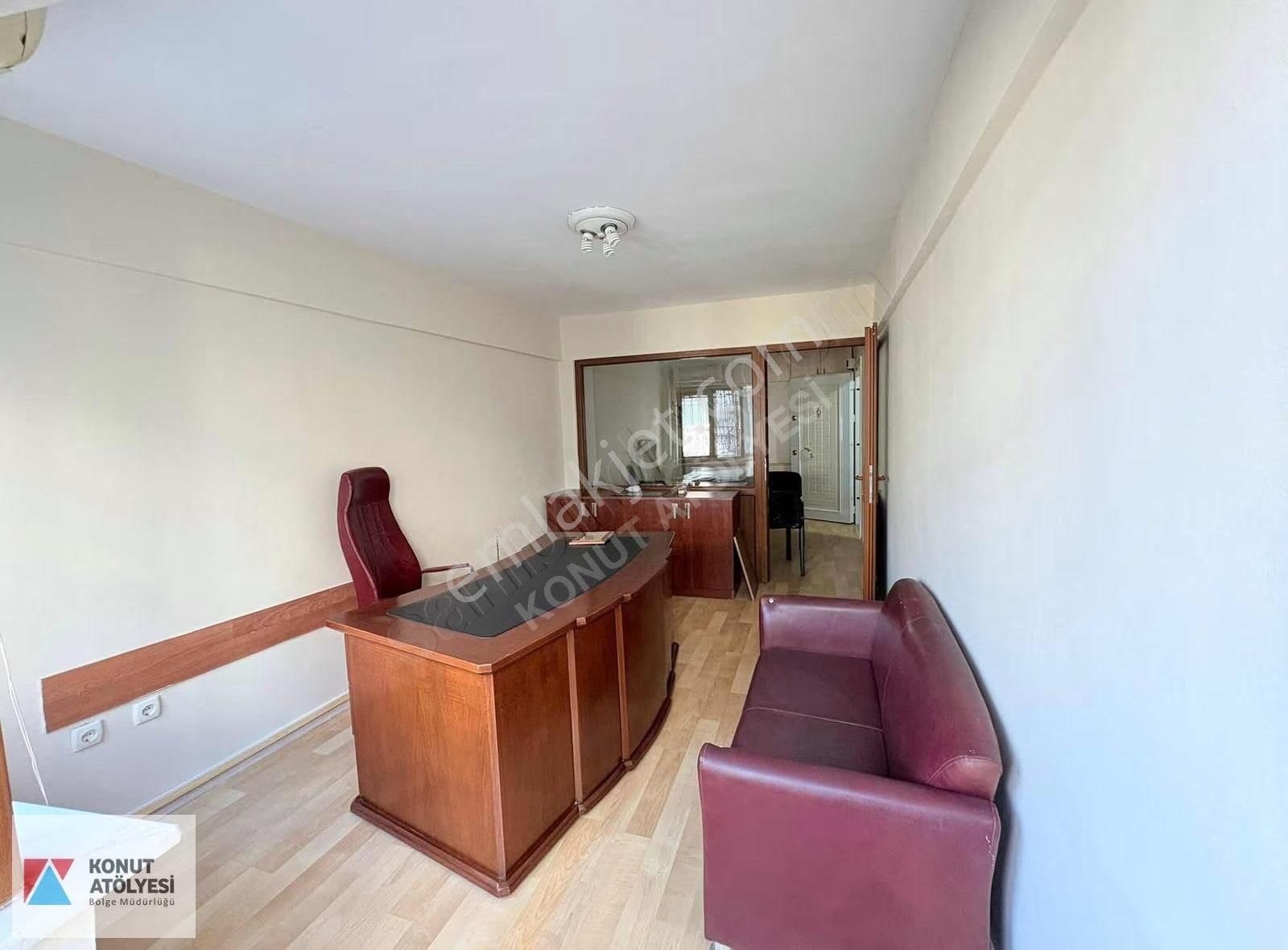 Bakırköy Meydan'da Eşyalı Tabela Değeri Yüksek Büro&ofis