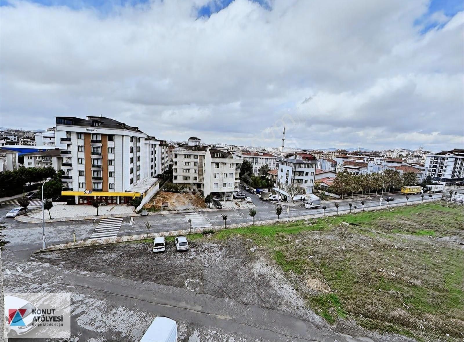 Sultantepe Sitesin'de Kiralık 2+1 Merkezi Konumda Sultanbeyli - Görsel 3