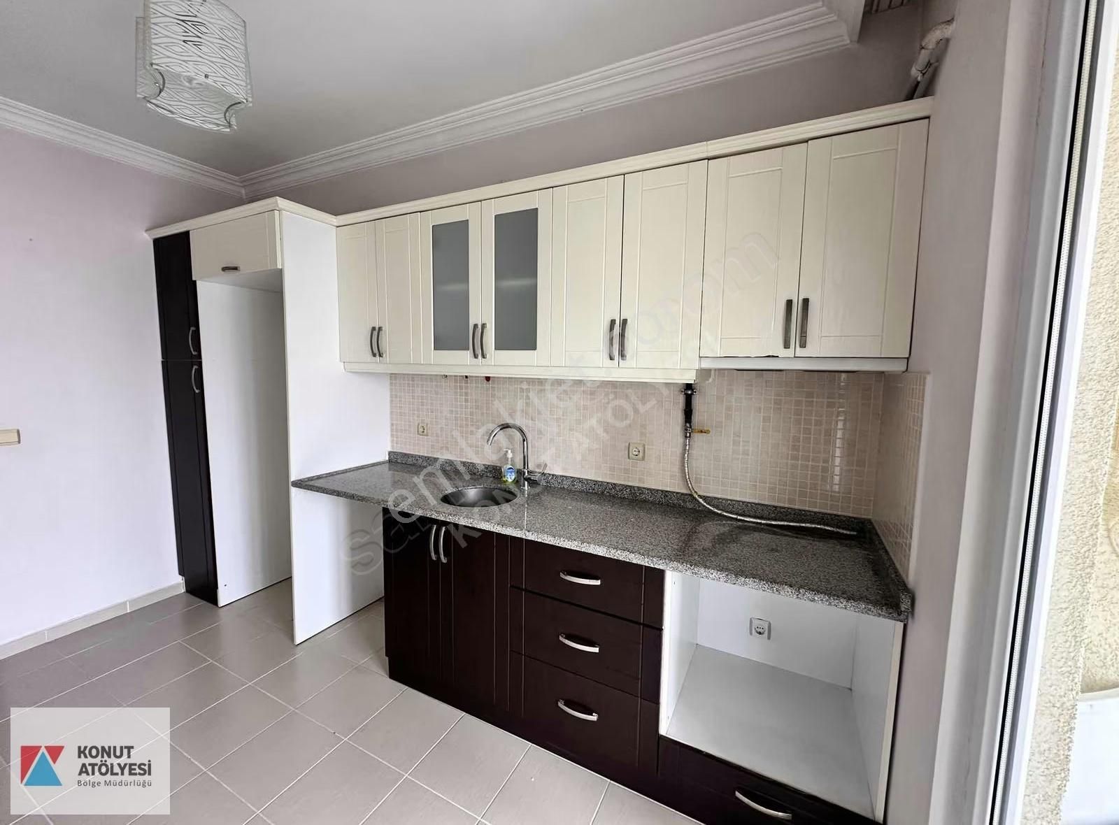 Sultantepe Sitesin'de Kiralık 2+1 Merkezi Konumda Sultanbeyli - Görsel 30