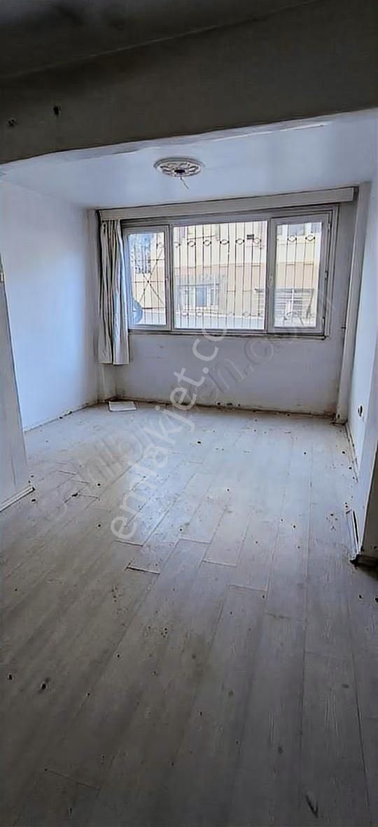 Çift Cephe Açık Balkonlu Aile Apartmanında - Görsel 13