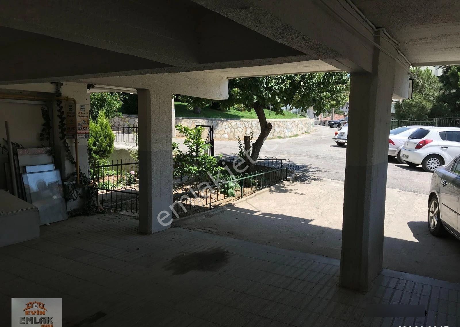 Panoramik Manzaralı...amerikan Koleji Karşısı Otoparklı 3+1 - Görsel 3