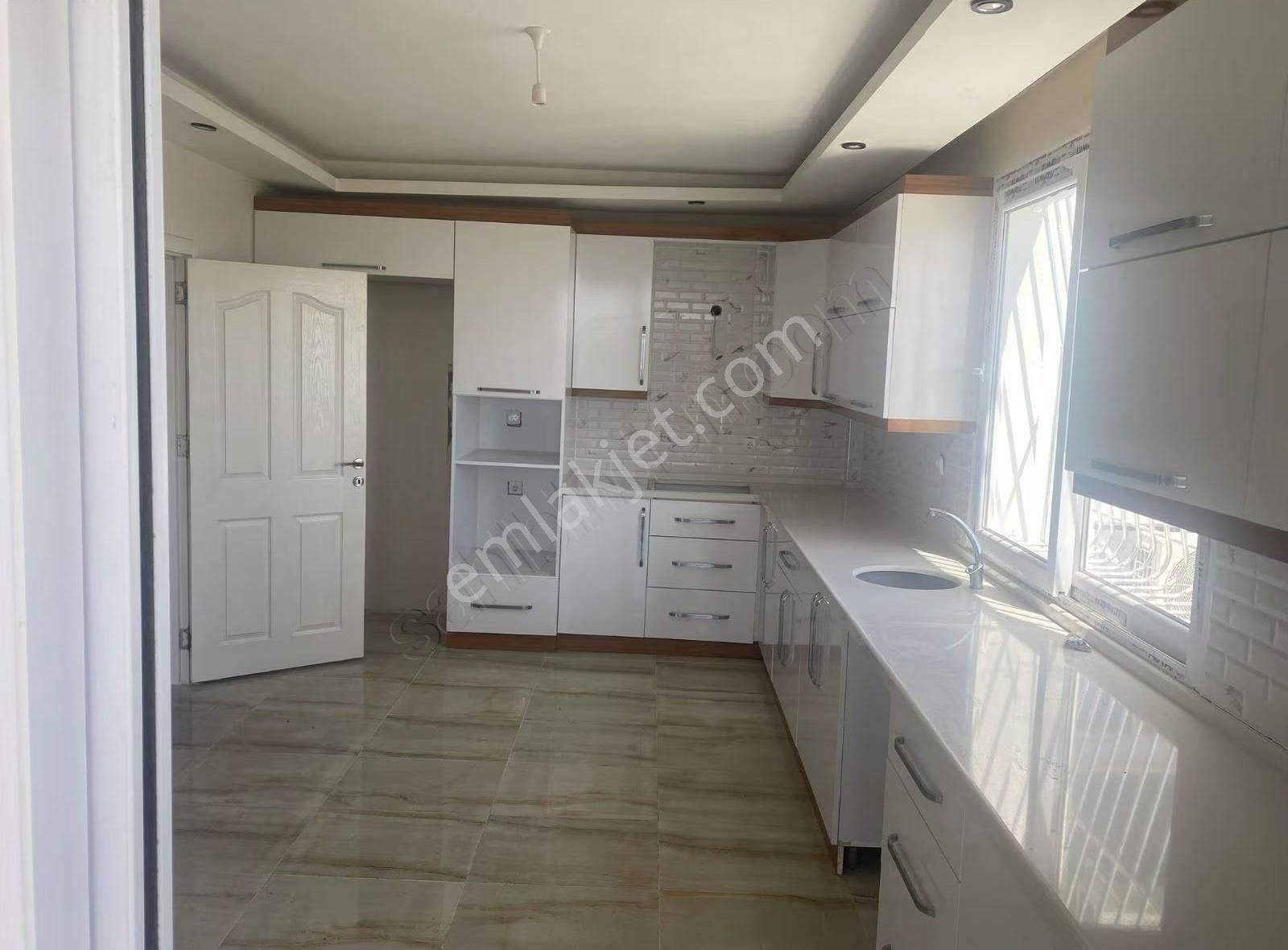 Gold Plus Emlaktan Gültepede 2+1 Geniş Oturum Daire