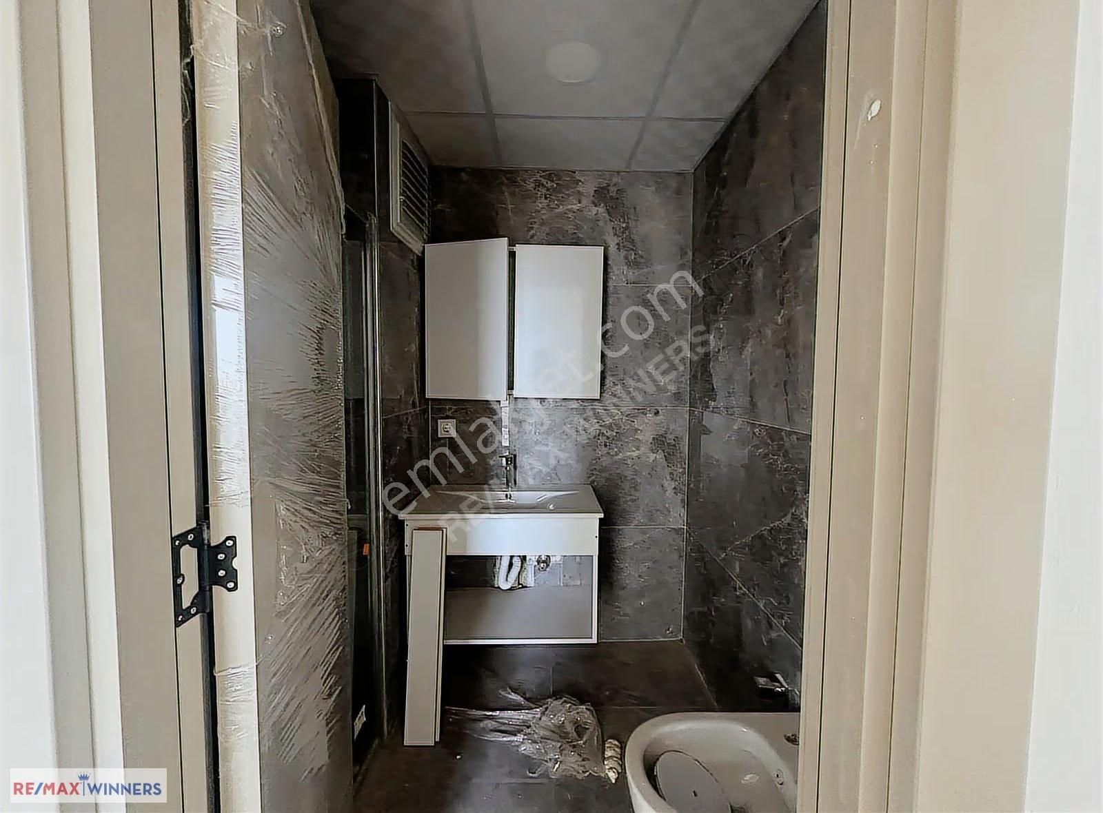 Flyport Rezidance Sitesinde Çift Banyolu Lüx 2+1 - Görsel 7