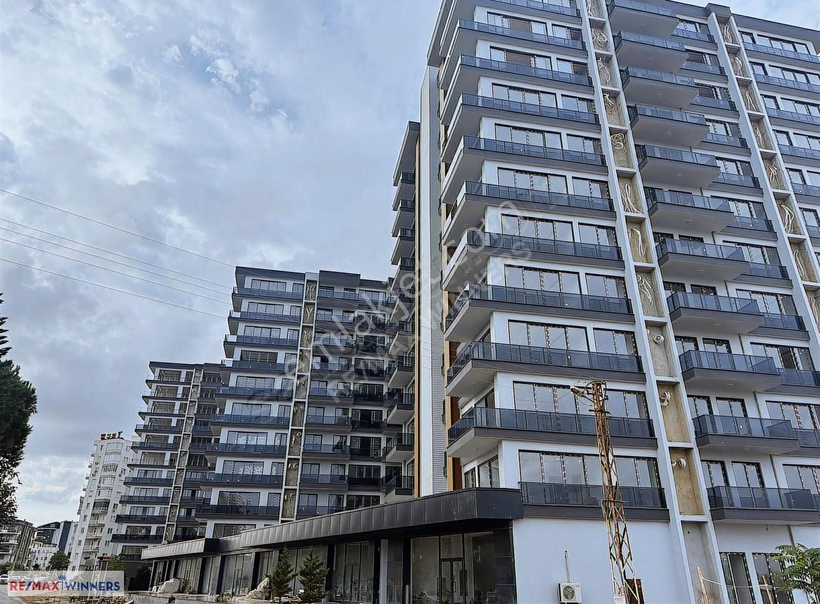 Flyport Rezidance Sitesinde Çift Banyolu Lüx 2+1