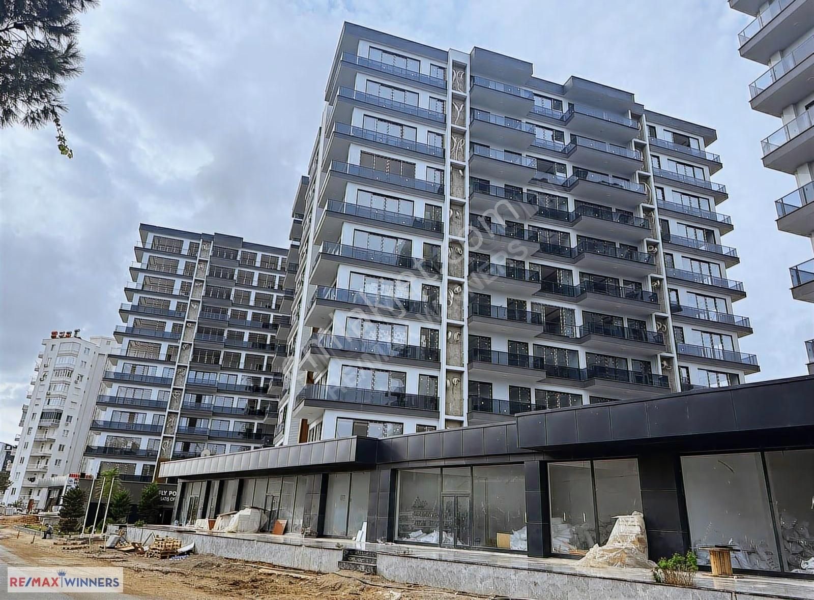 Flyport Rezidance Sitesinde Çift Banyolu Lüx 2+1 - Görsel 23